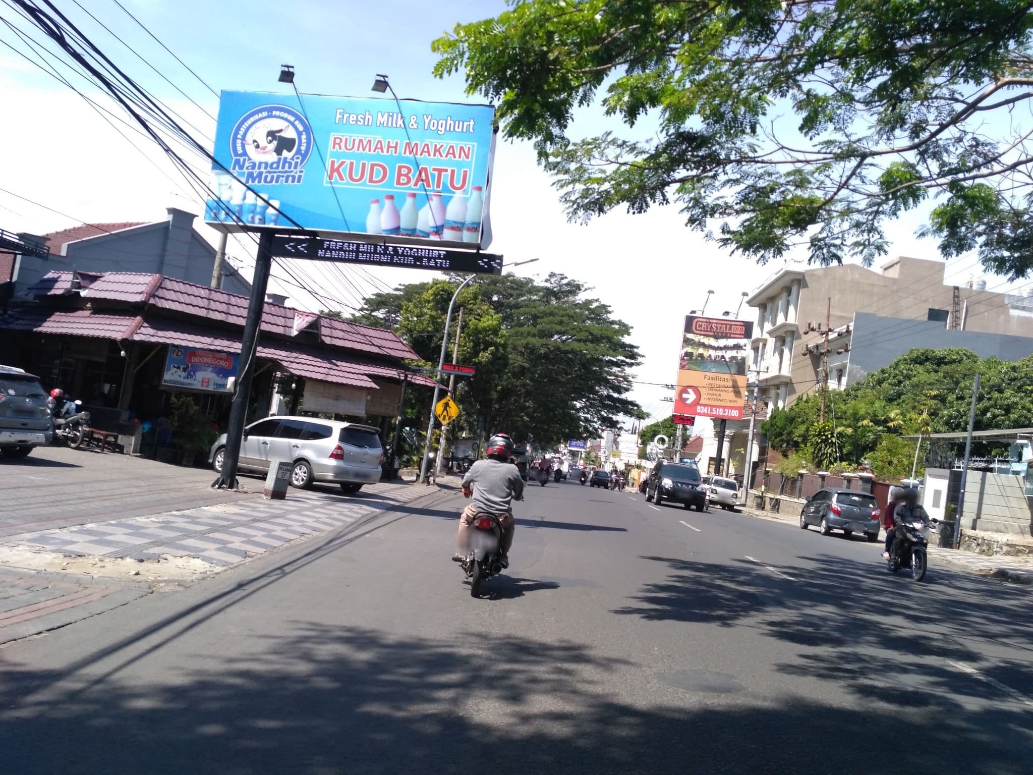 Street view near Mawar sharon hotel, Batu — © adi_sucipto (CC BY-SA · Mapillary)