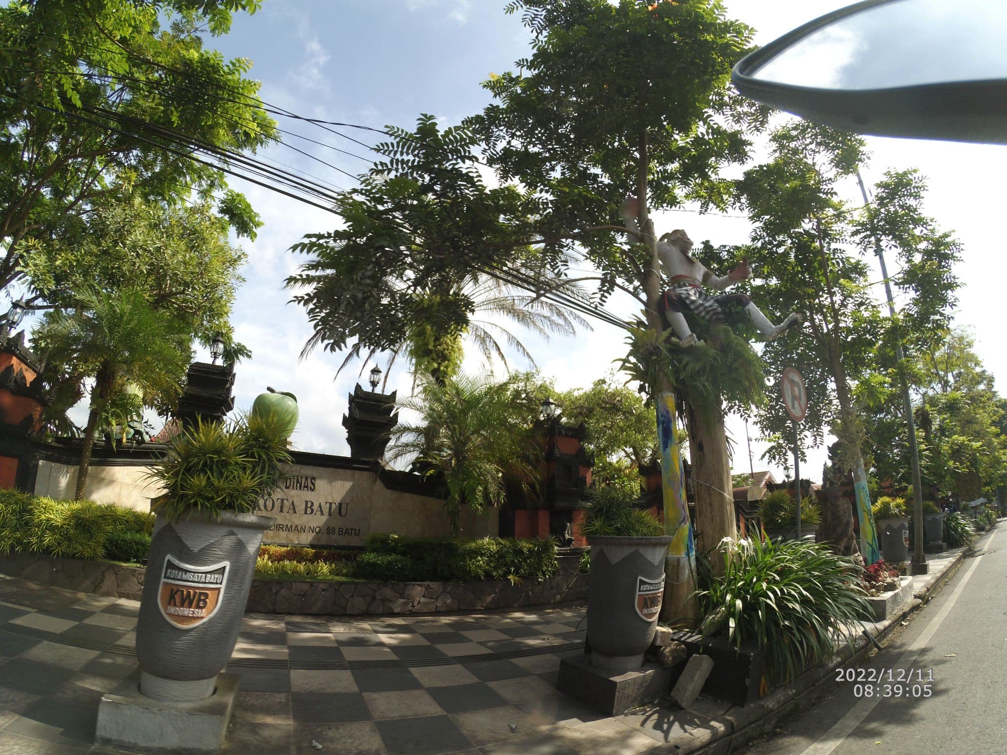 Street view near Bara Room, Batu — © maphunter_id (CC BY-SA · Mapillary)