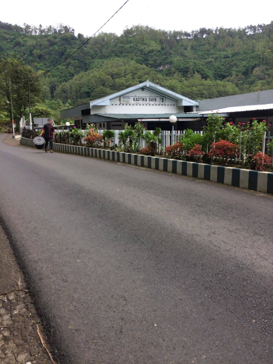 Street view near Hotel Kartika Raya, Batu — © maphunter_id (CC BY-SA · Mapillary)