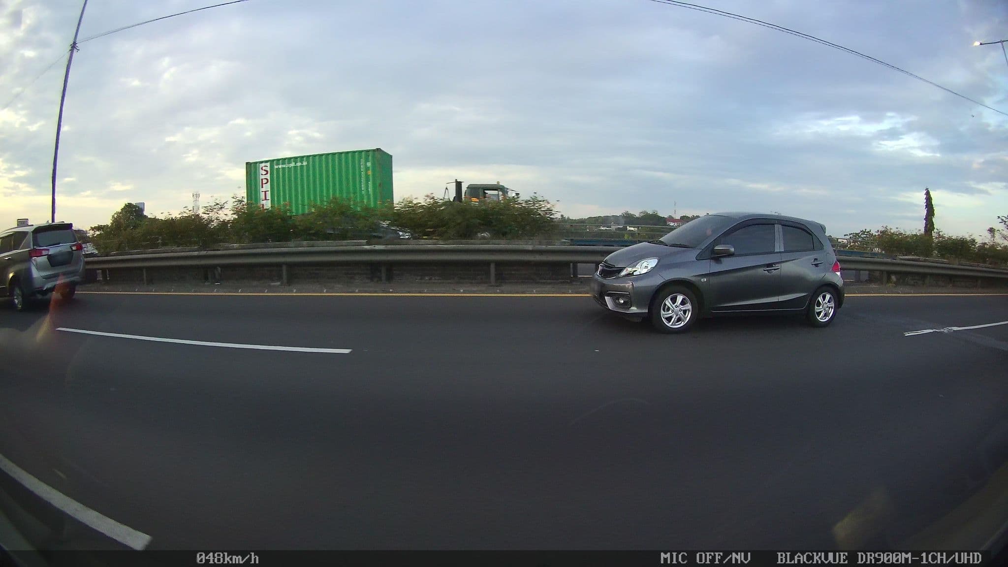 Street view near Hotel pacific, Surabaya — © kaart_2 (CC BY-SA · Mapillary)