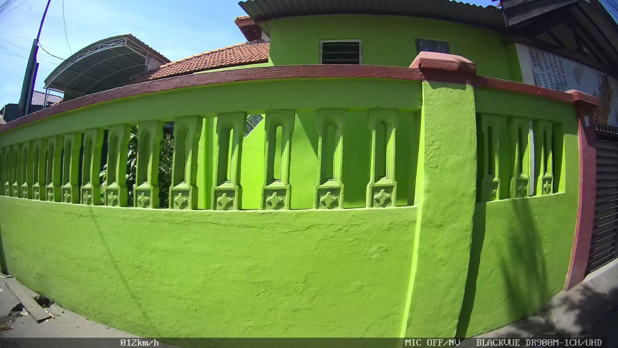 Street view near Reddoorz Kharizma (Near Rs Mitra Keluarga Waru), Gedangan — © kaart_2 (CC BY-SA · Mapillary)