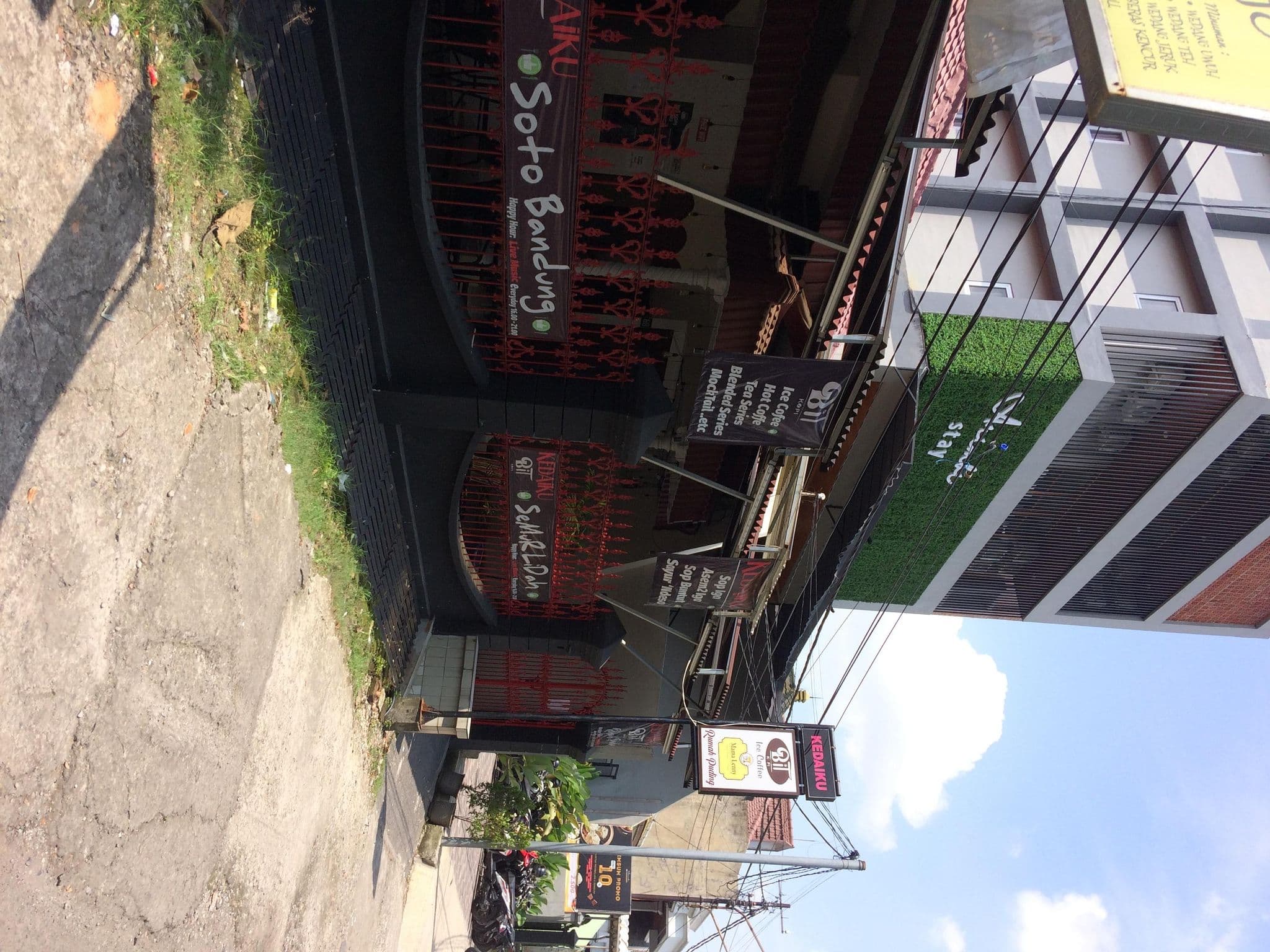 Street view near Arimbi Stay Surabaya, Gedangan — © maphunter_id (CC BY-SA · Mapillary)