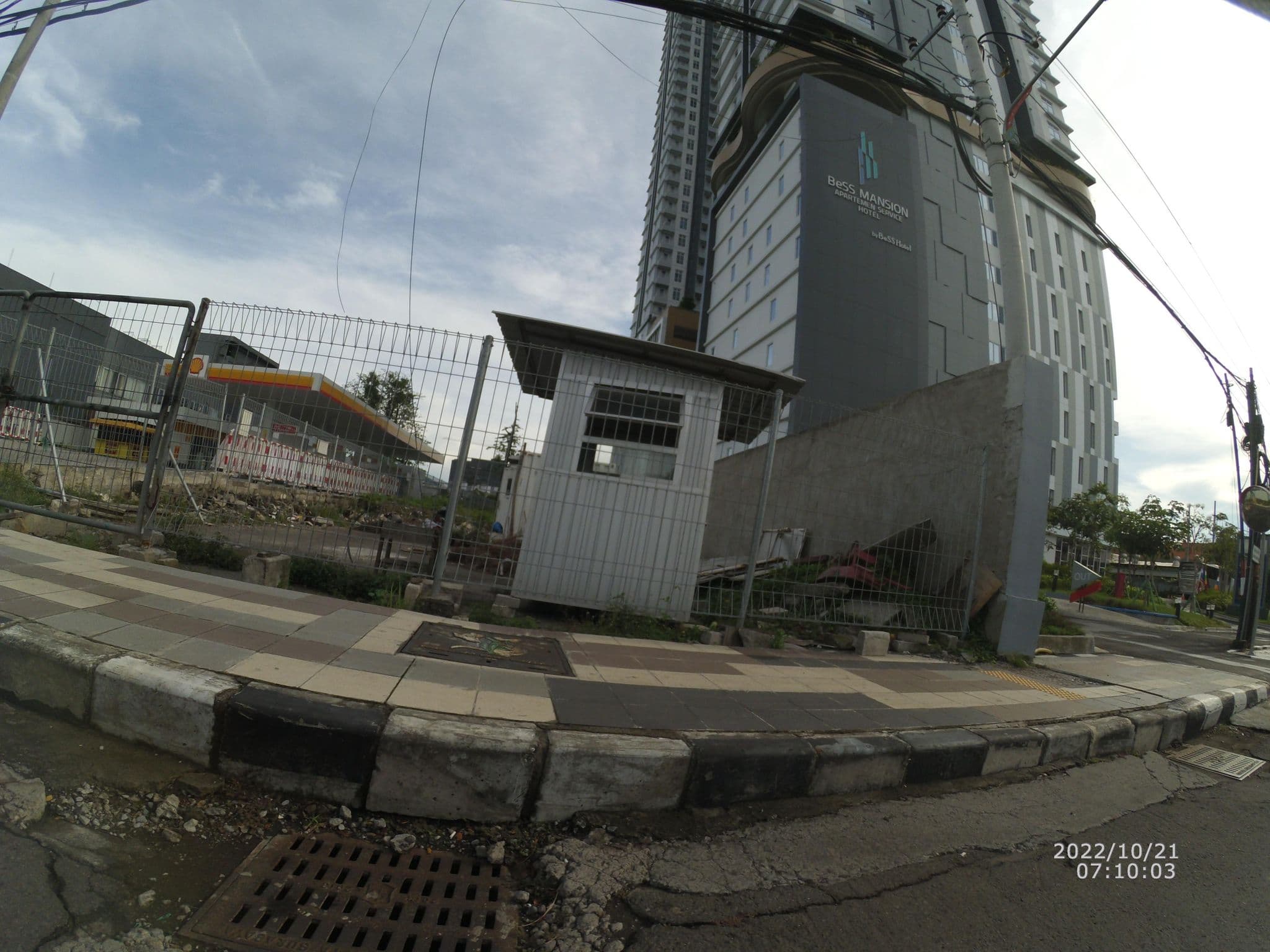 Street view near Bess Mansion Hotel Surabaya, Gedangan — © maphunter_id (CC BY-SA · Mapillary)