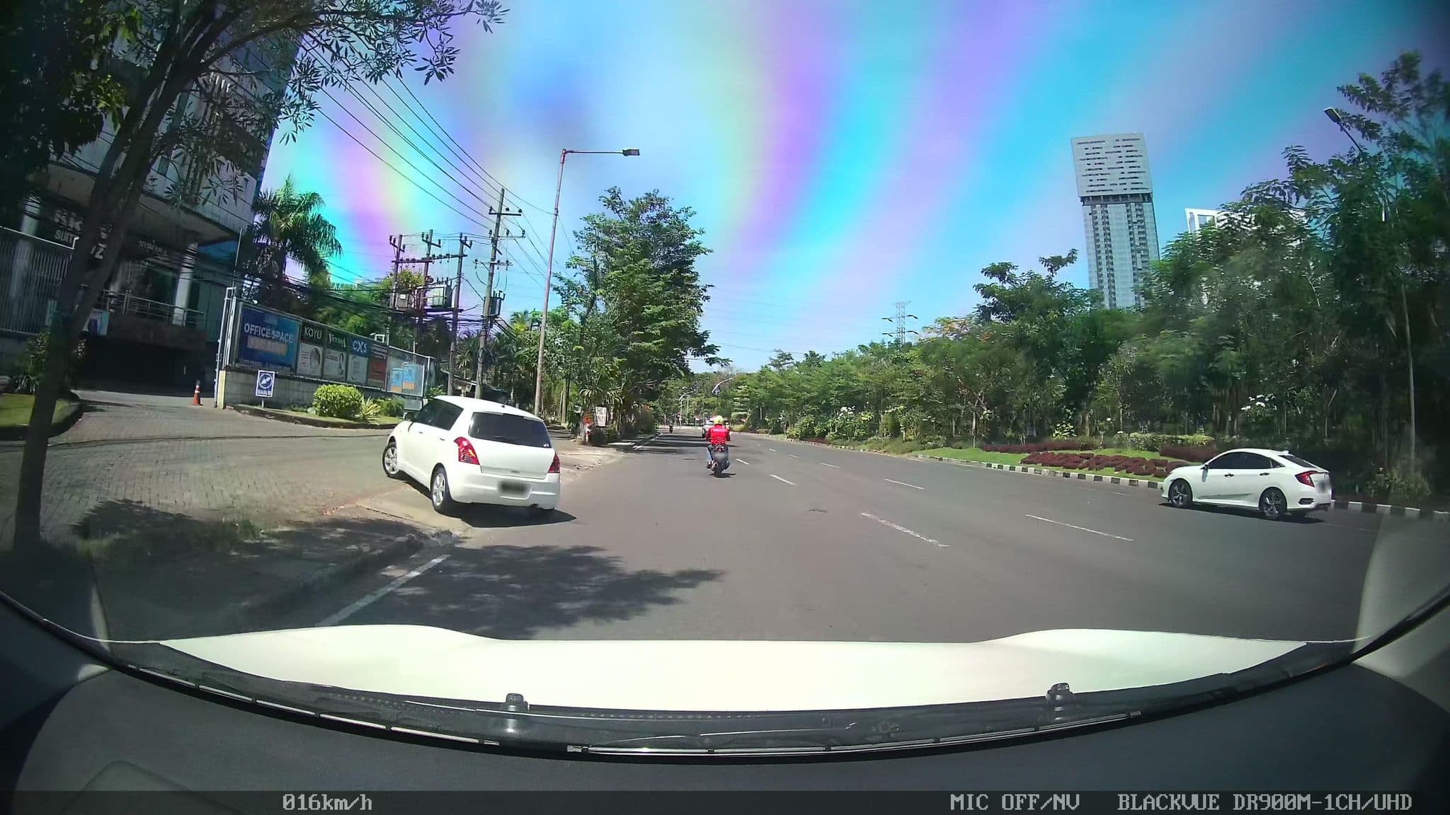 Street view near Brava Suites By ZIA, Surabaya — © kaart_2 (CC BY-SA · Mapillary)