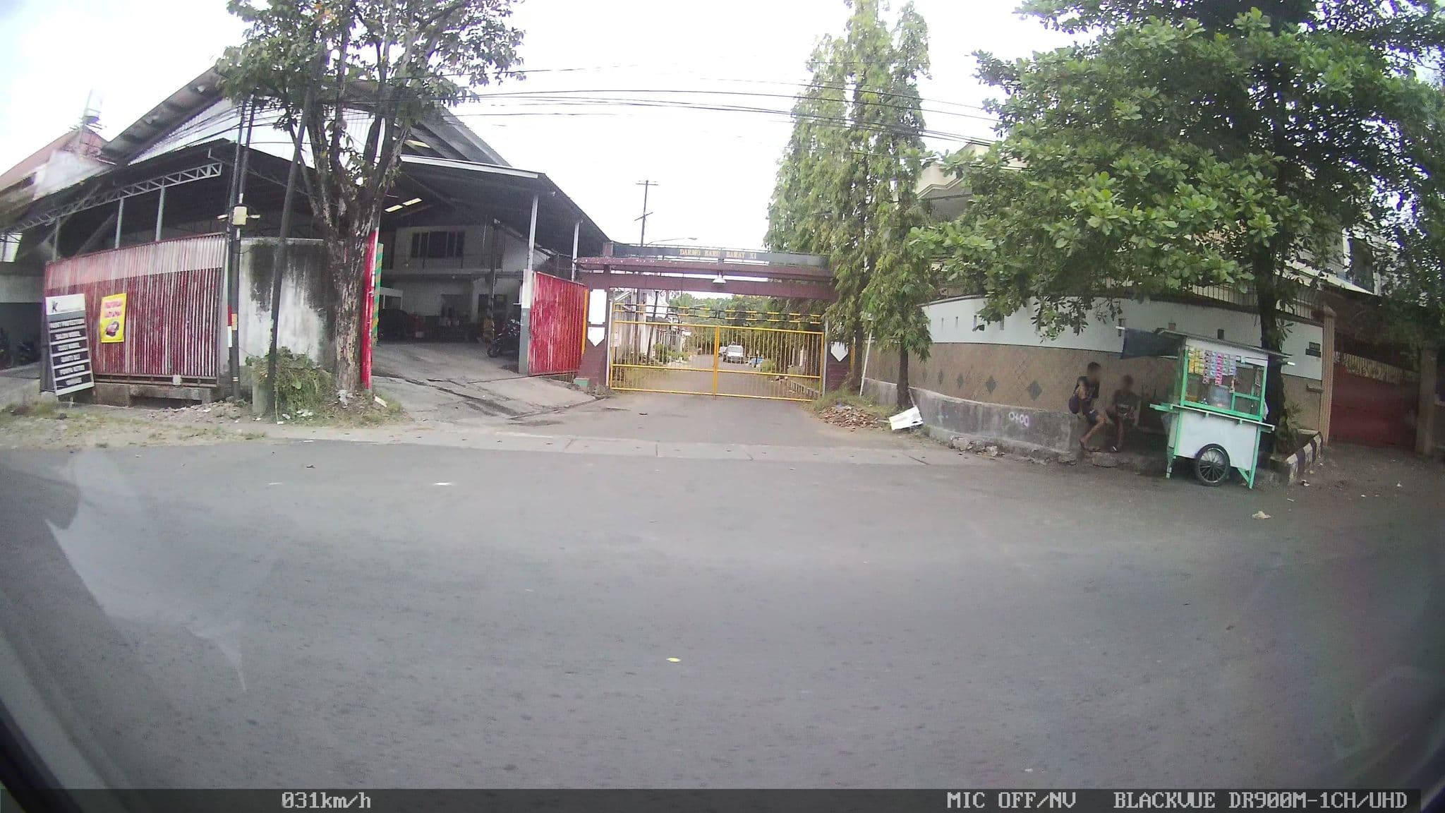 Street view near Hotel Batu Suki, Surabaya — © kaart_2 (CC BY-SA · Mapillary)