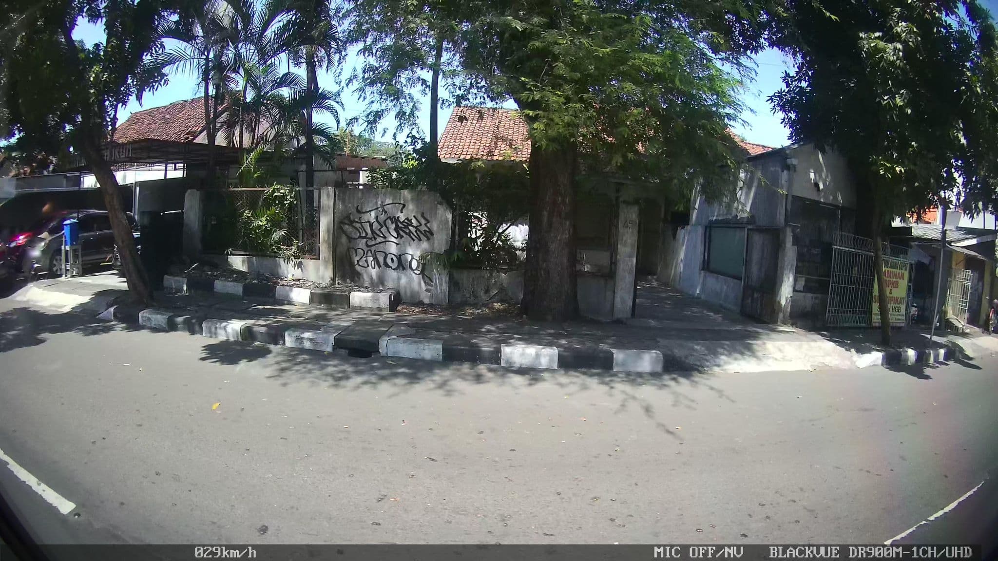 Street view near Hotel Mawar Asri Jogja, Surabaya — © kaart_2 (CC BY-SA · Mapillary)