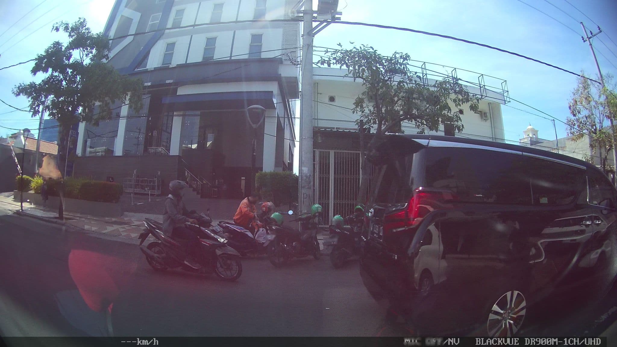 Street view near Metro Hotel Lounge, Surabaya — © kaart_2 (CC BY-SA · Mapillary)