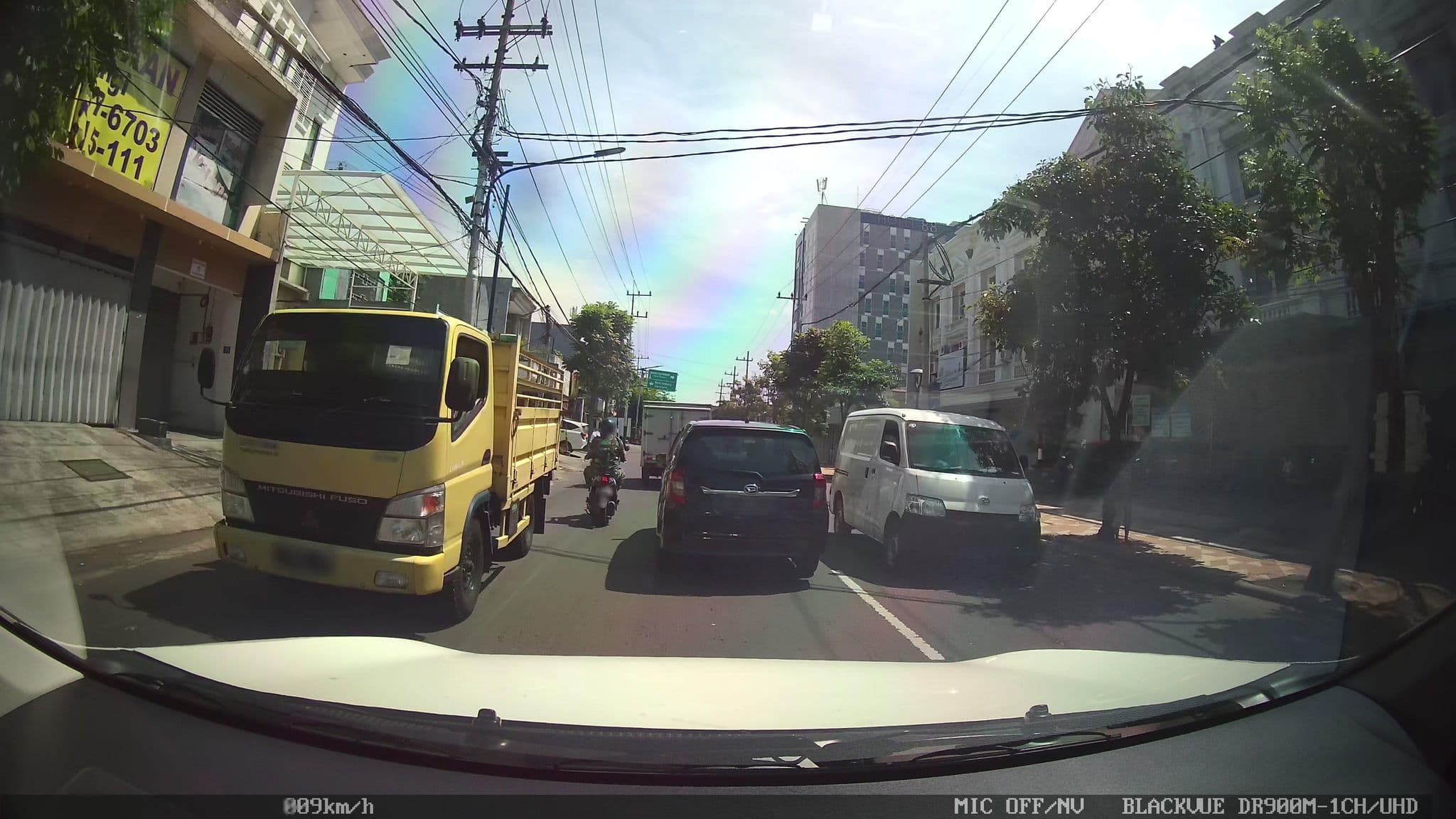 Street view near Hotel Metro, Surabaya — © kaart_2 (CC BY-SA · Mapillary)