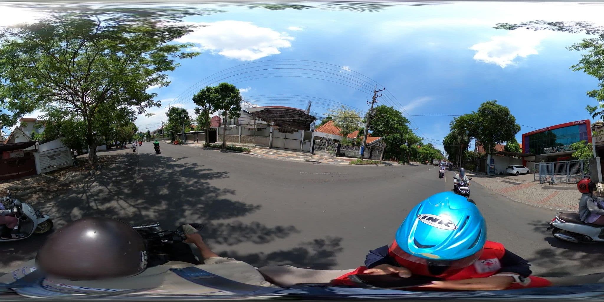Street view near The queen hotel bali, Surabaya — © danbjoseph (CC BY-SA · Mapillary)