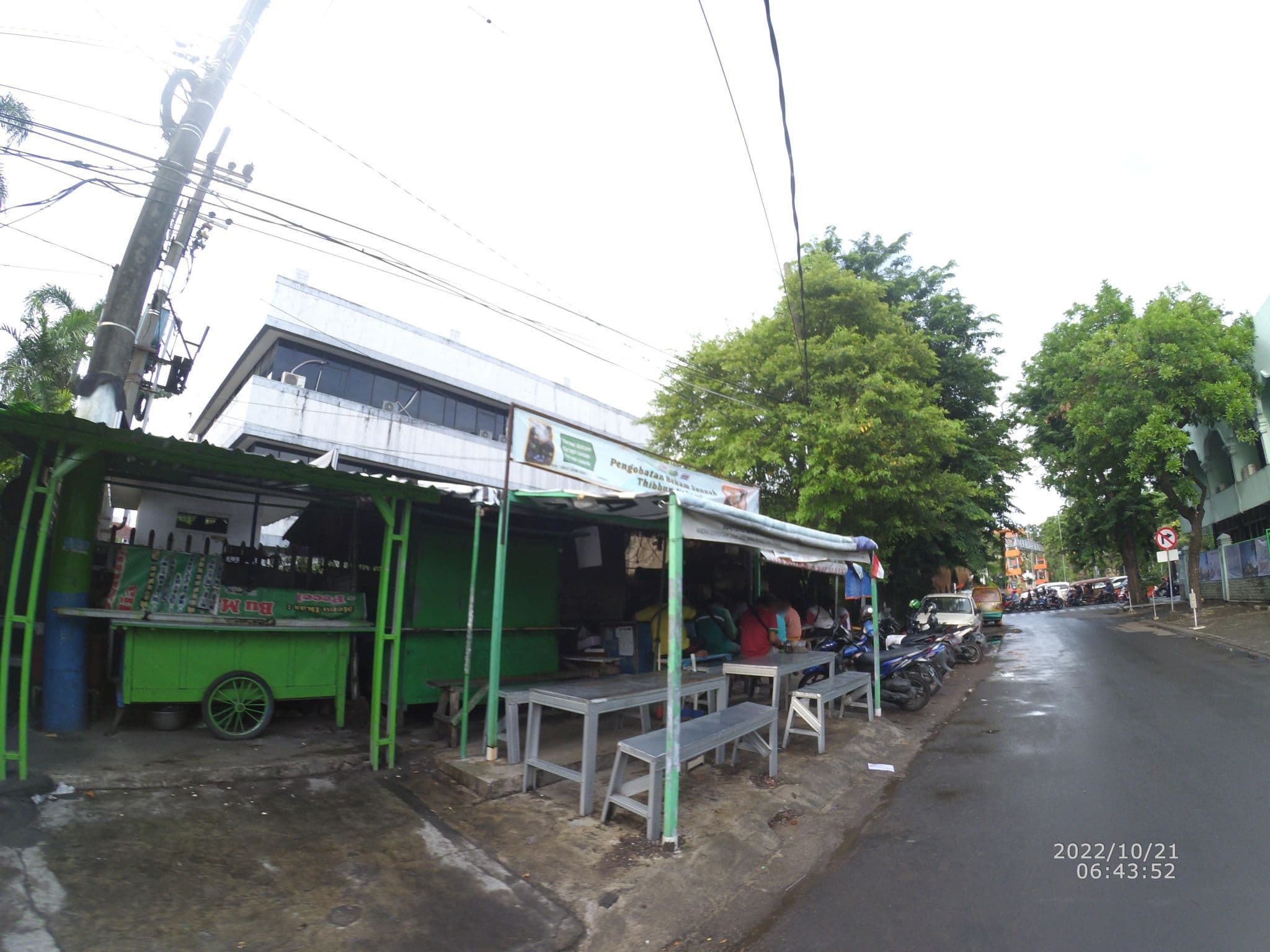 Street view near Taipa Hotel, Surabaya — © maphunter_id (CC BY-SA · Mapillary)