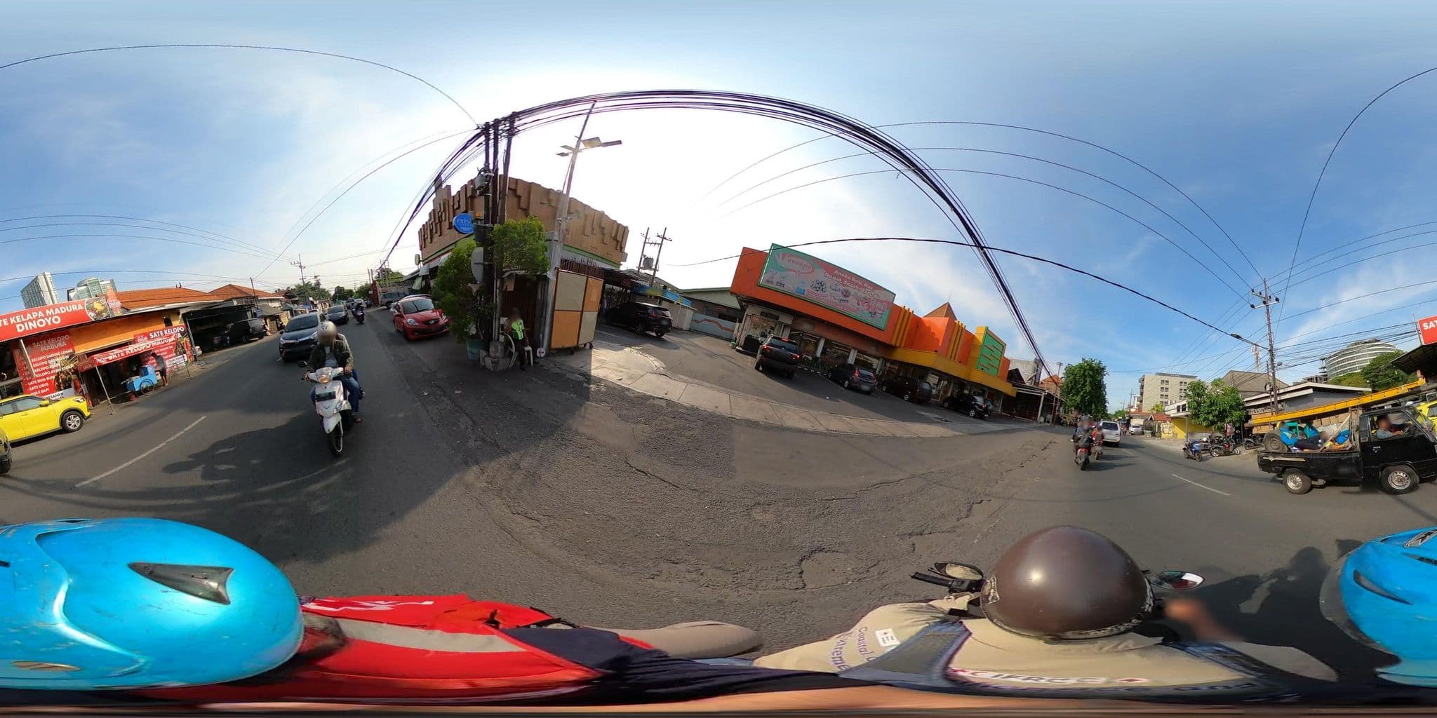 Street view near club bunga hotel & resort #1 batu, Surabaya — © danbjoseph (CC BY-SA · Mapillary)