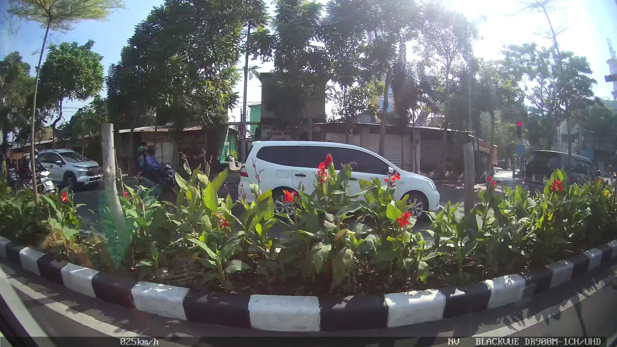 Street view near Smoking area santika pandegiling, Surabaya — © kaart_2 (CC BY-SA · Mapillary)