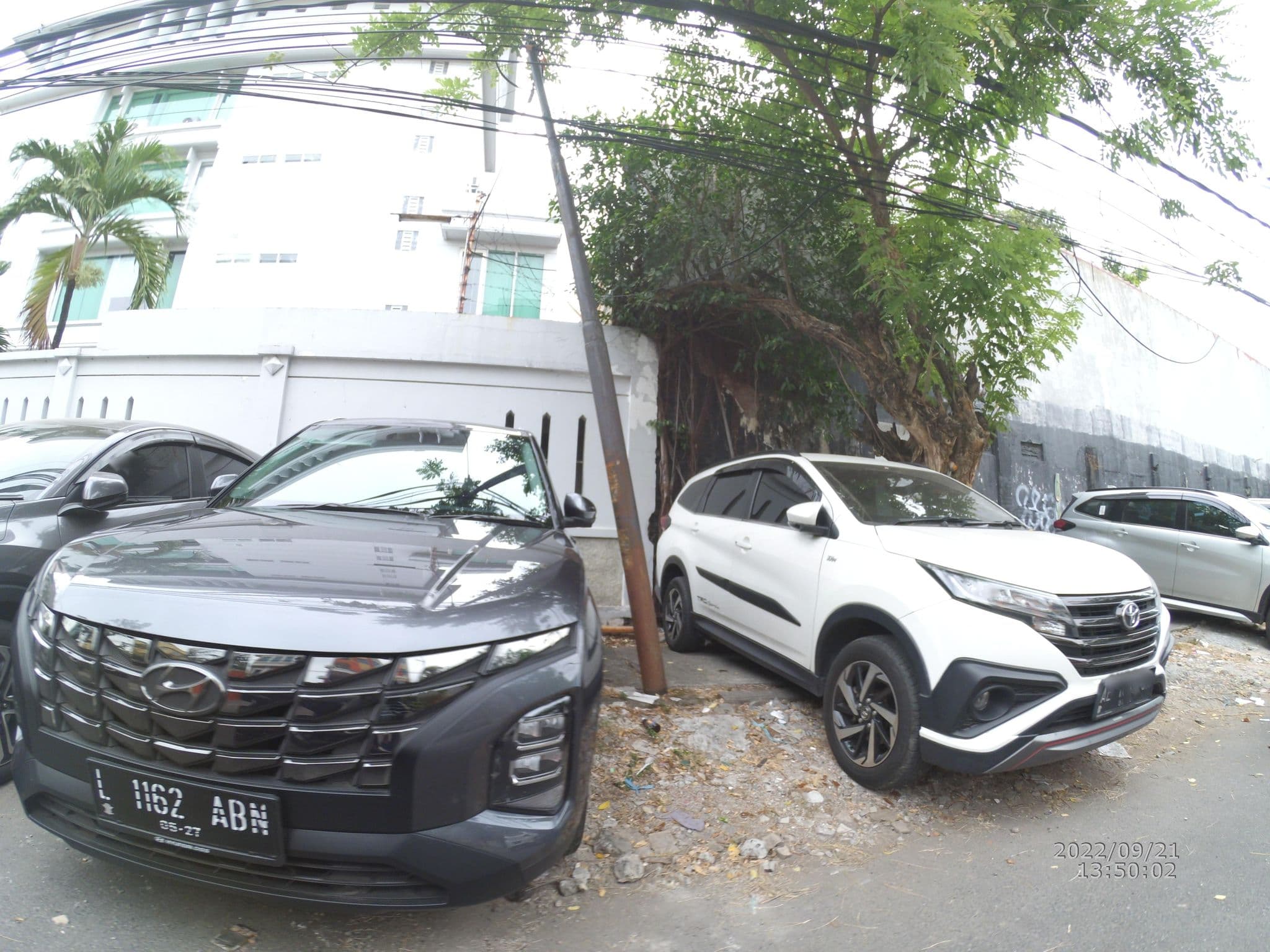 Street view near Suite room Tanjung Hotel Surabaya, Surabaya — © maphunter_id (CC BY-SA · Mapillary)