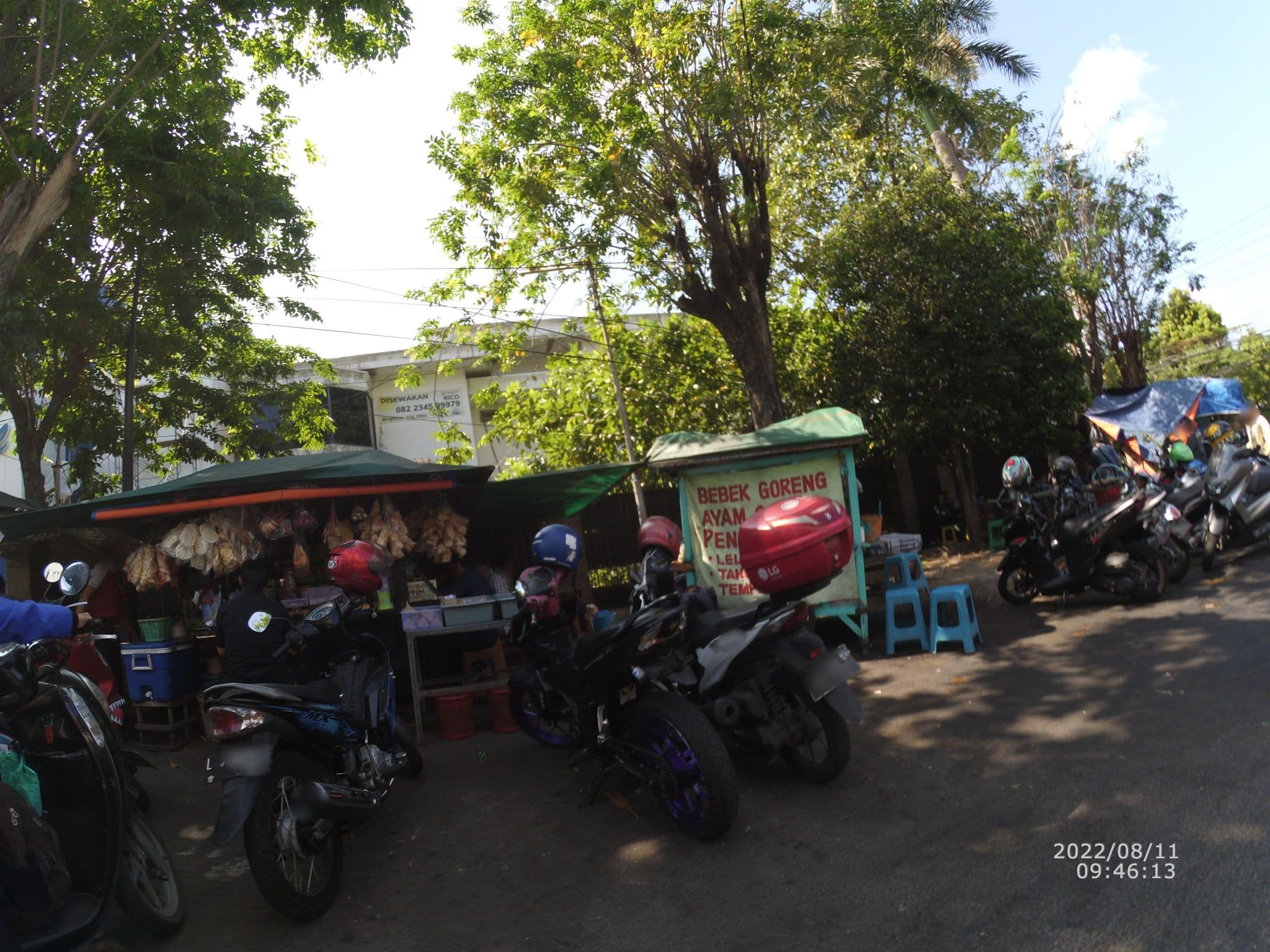 Street view near Royal Regantris Cendana, Surabaya — © maphunter_id (CC BY-SA · Mapillary)