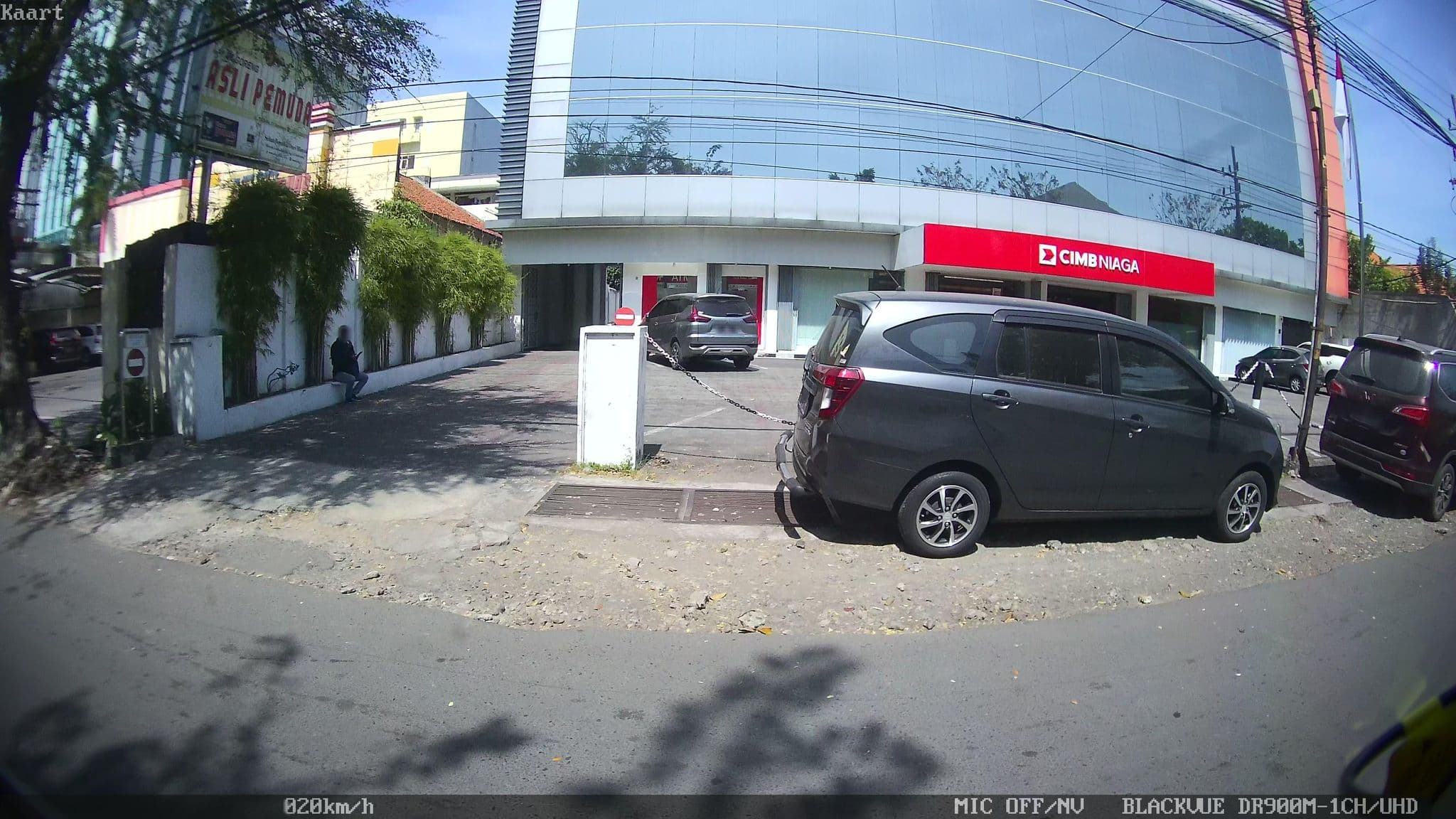 Street view near Hotel Midtown, Surabaya — © kaart_2 (CC BY-SA · Mapillary)