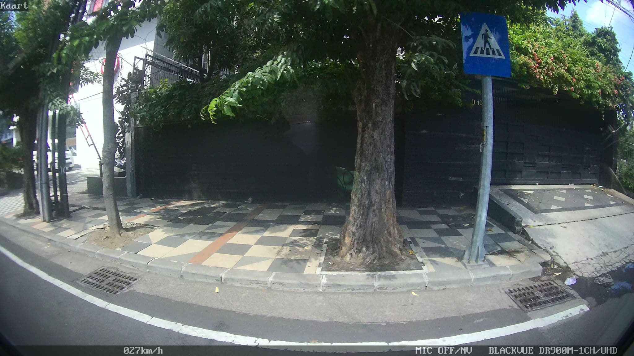 Street view near Amaris Hotel, Surabaya — © kaart_2 (CC BY-SA · Mapillary)
