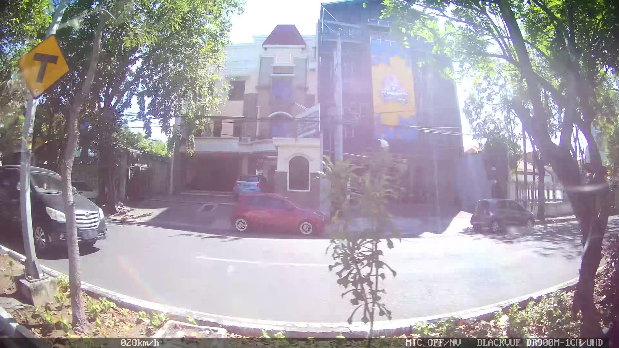 Street view near Ikiru To Live, Surabaya — © kaart_2 (CC BY-SA · Mapillary)