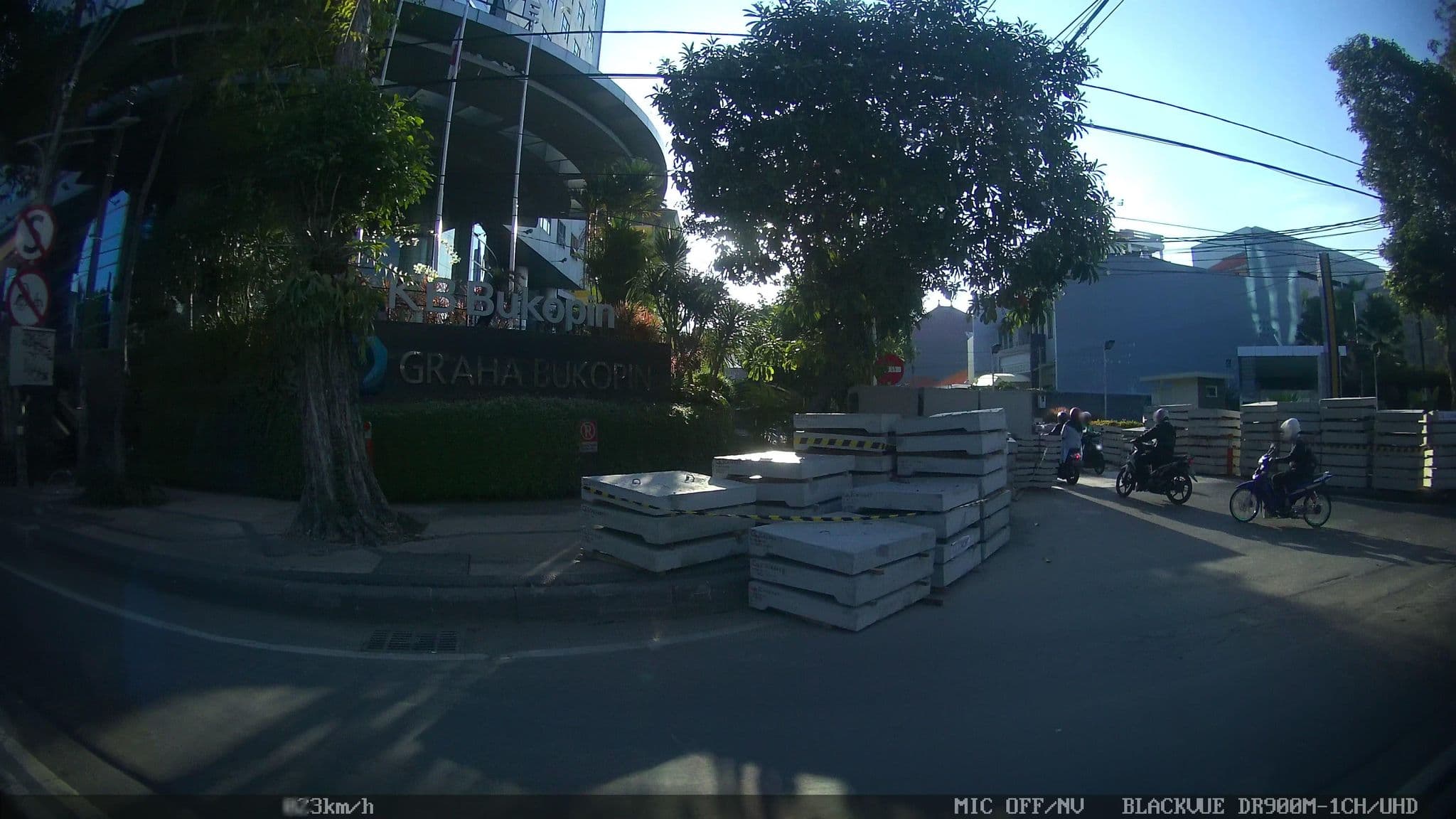 Street view near Villa Nippon Paint, Tretes, Surabaya — © kaart_2 (CC BY-SA · Mapillary)