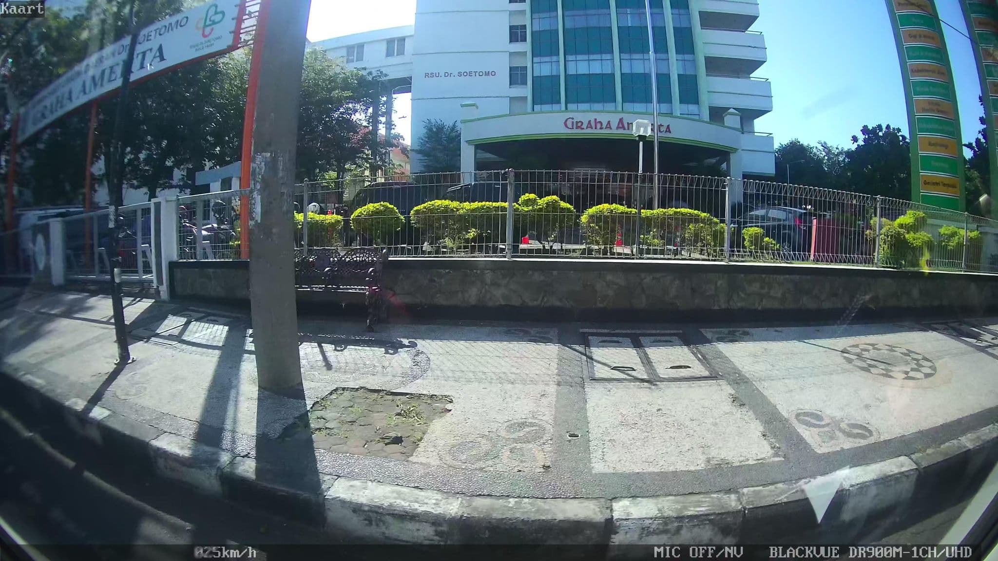Street view near Hotel Paramita Probolinggo, Surabaya — © kaart_2 (CC BY-SA · Mapillary)
