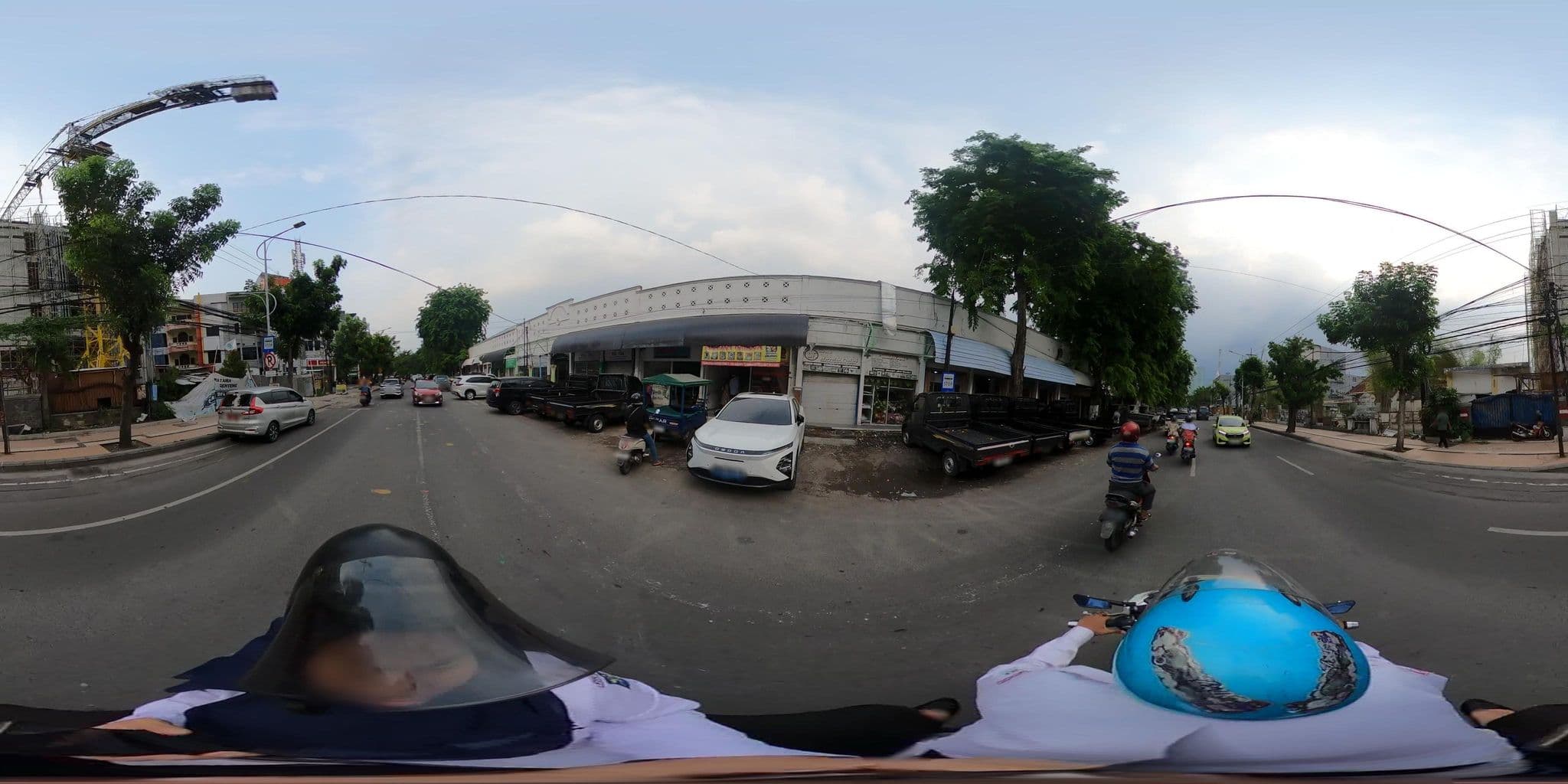 Street view near Mira Inn Hotel, Surabaya — © danbjoseph (CC BY-SA · Mapillary)
