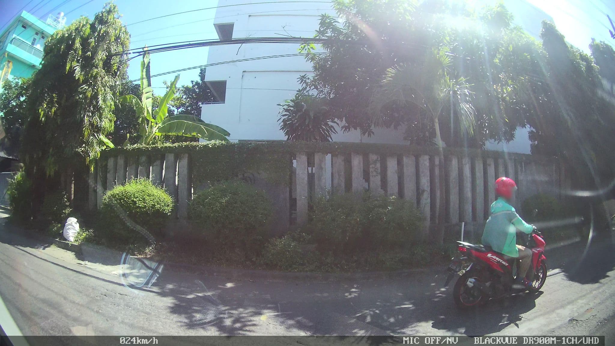 Street view near Home Mleto, Surabaya — © kaart_2 (CC BY-SA · Mapillary)