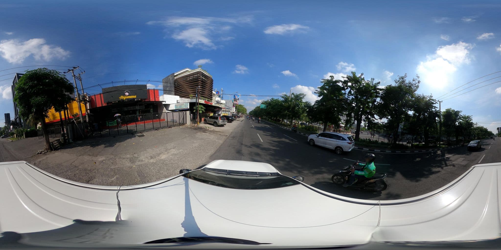 Street view near Room 605 Mercure Manyar Hotel, Surabaya — © kaart_360 (CC BY-SA · Mapillary)