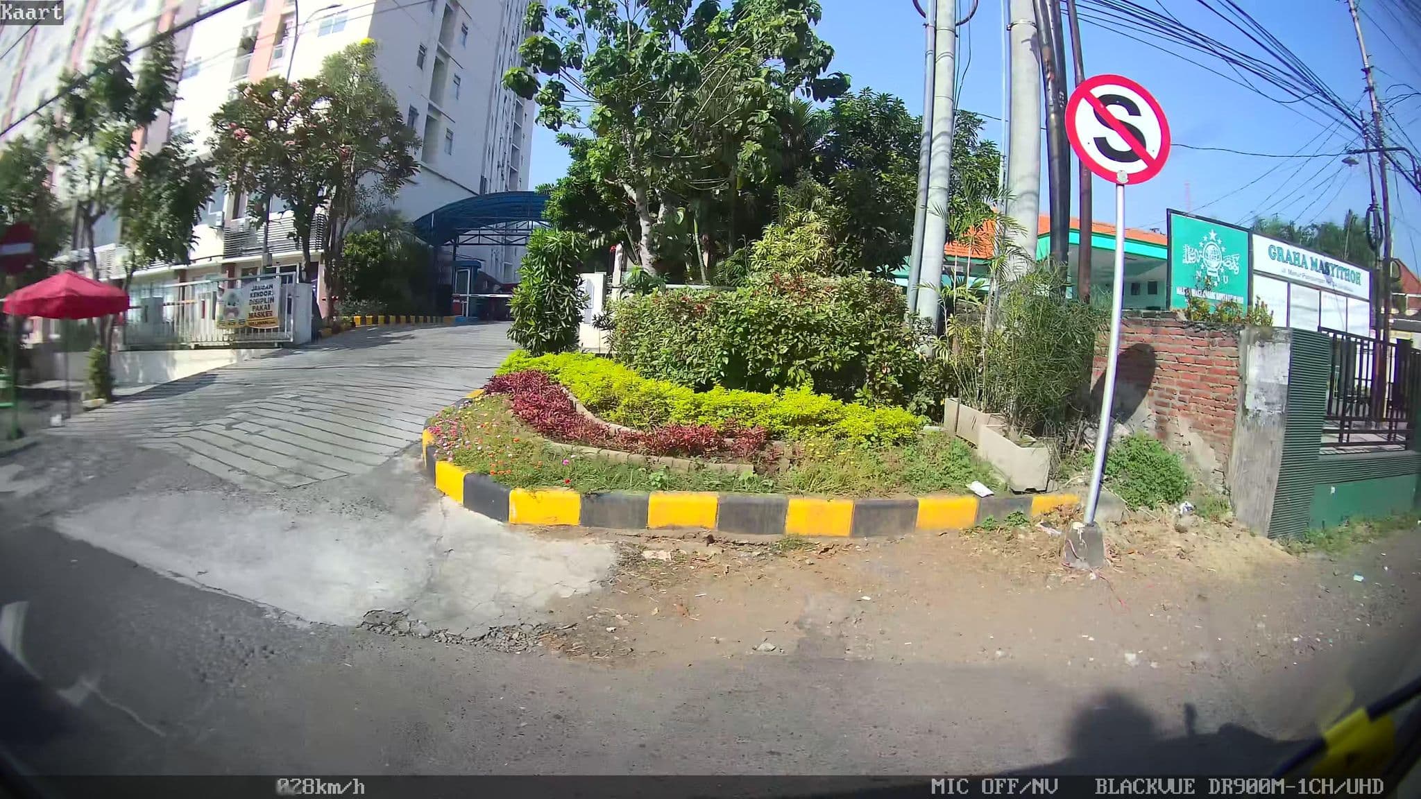 Street view near Gunawangsa Hotel Manyar, Surabaya — © kaart_2 (CC BY-SA · Mapillary)