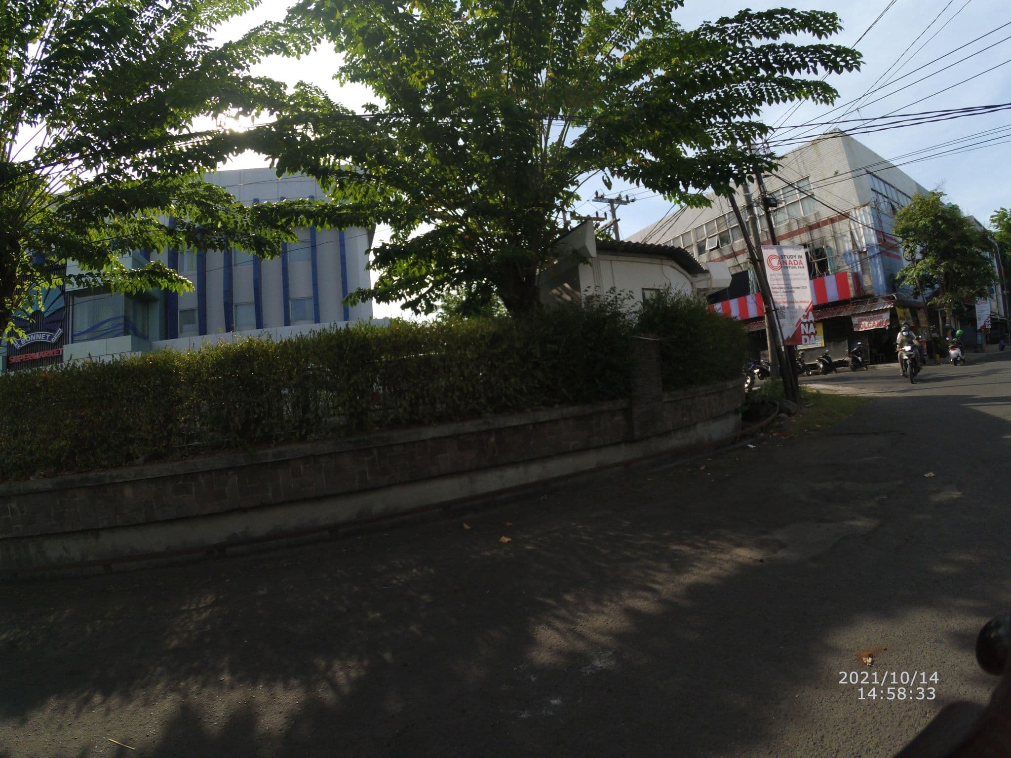 Street view near Core Hotel Bonnet, Surabaya — © maphunter_id (CC BY-SA · Mapillary)