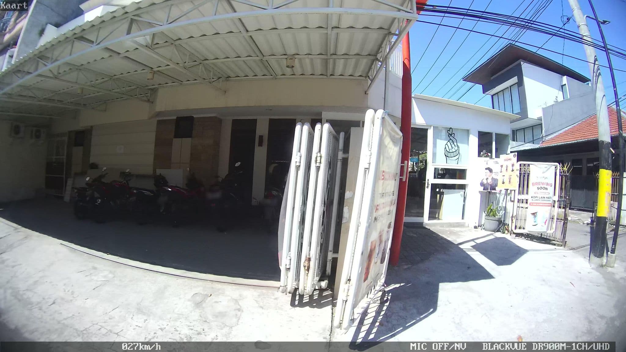 Street view near Mango Homestay & Cafe, Surabaya — © kaart_2 (CC BY-SA · Mapillary)