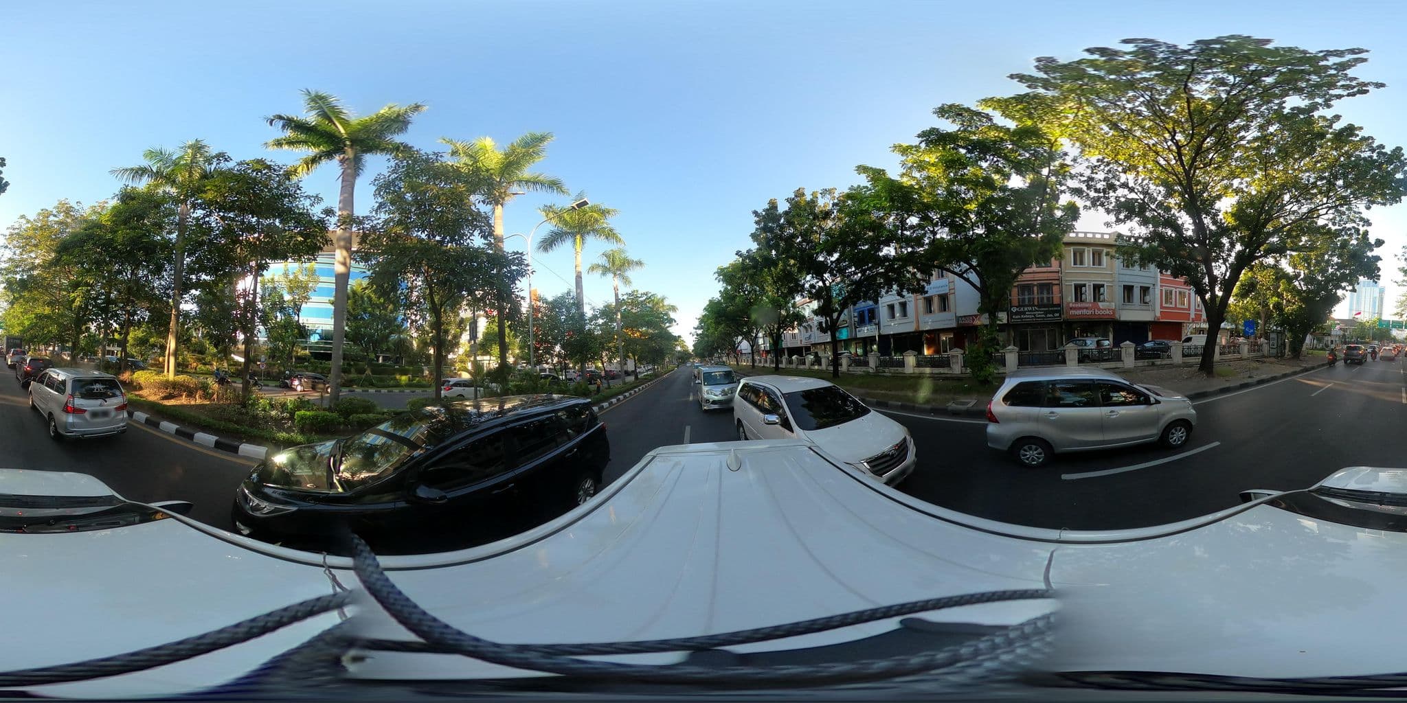Street view near Bintang Mulia Hotels, Surabaya — © kaart_360 (CC BY-SA · Mapillary)