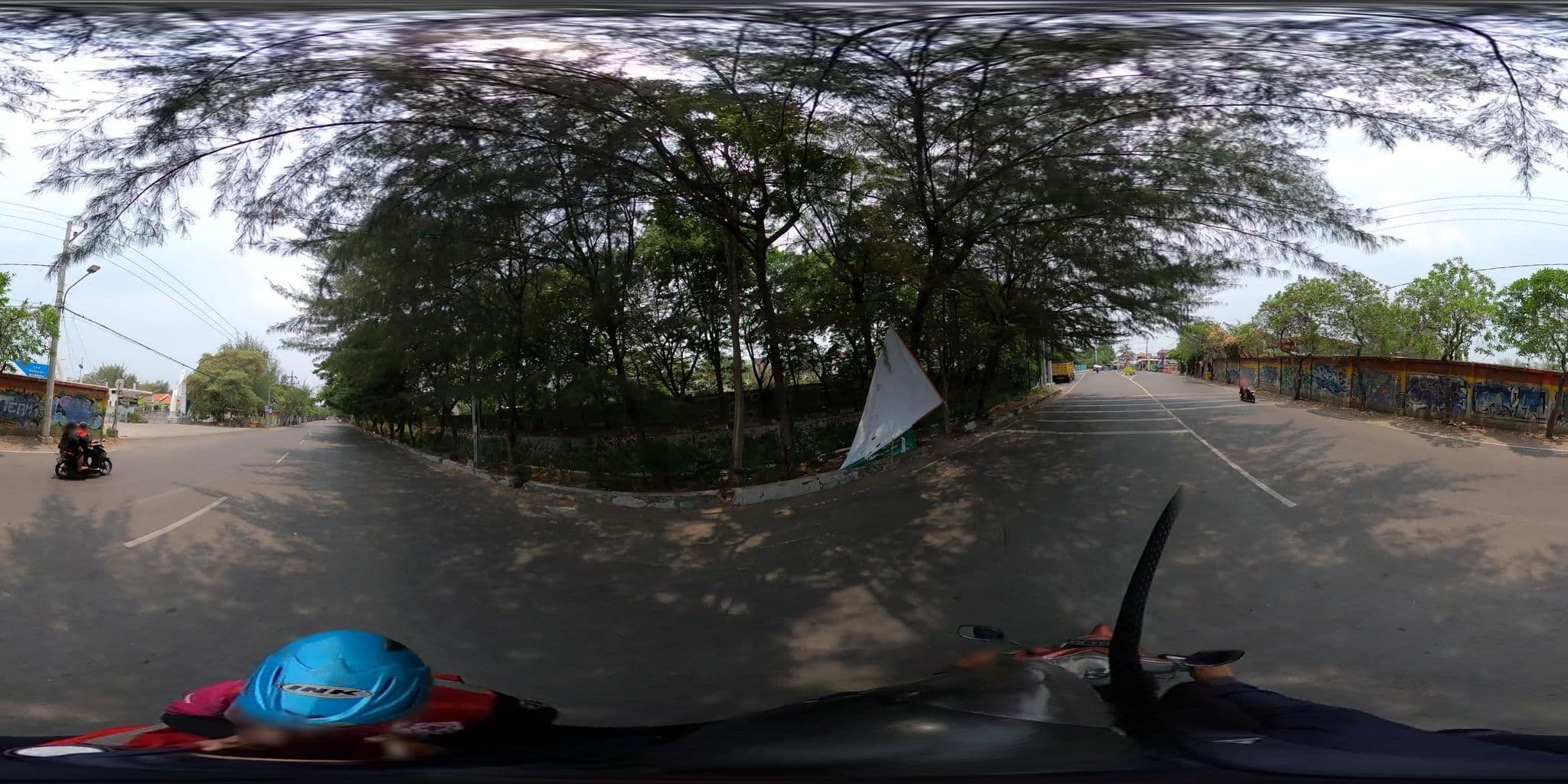 Street view near Kenpark, Surabaya — © danbjoseph (CC BY-SA · Mapillary)