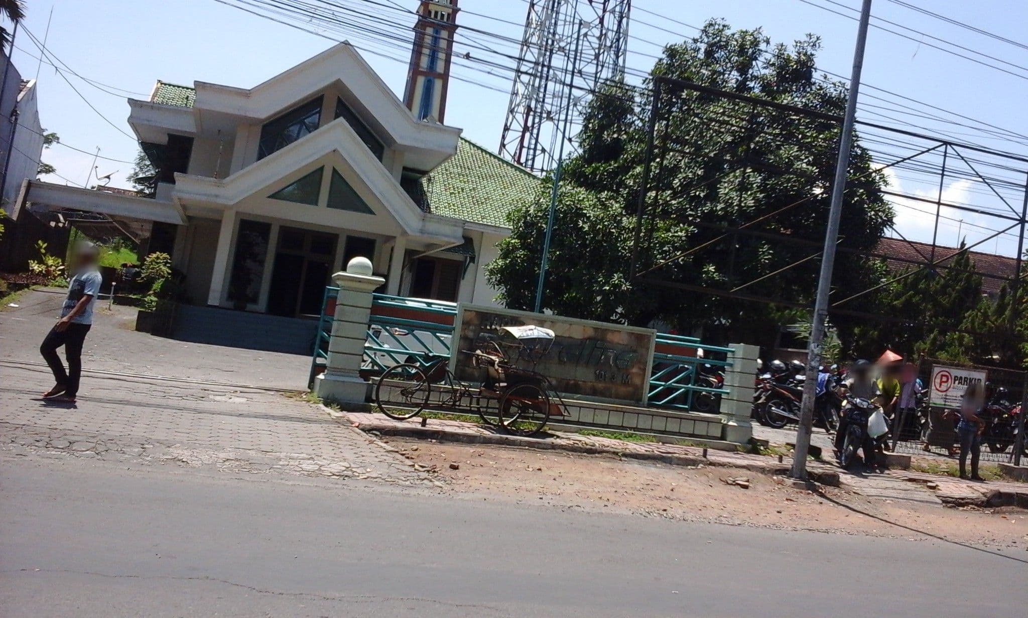 Street view near Seven Dream Mini Market, Jember — © arizalkawamuna (CC BY-SA · Mapillary)