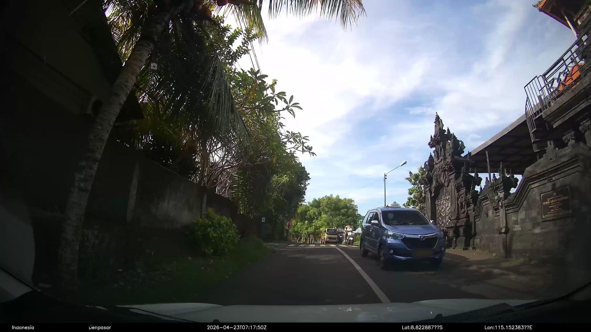 Street view near The Mango Surf Lodge, Jimbaran — © Kaart---FRONT (CC BY-SA · Mapillary)