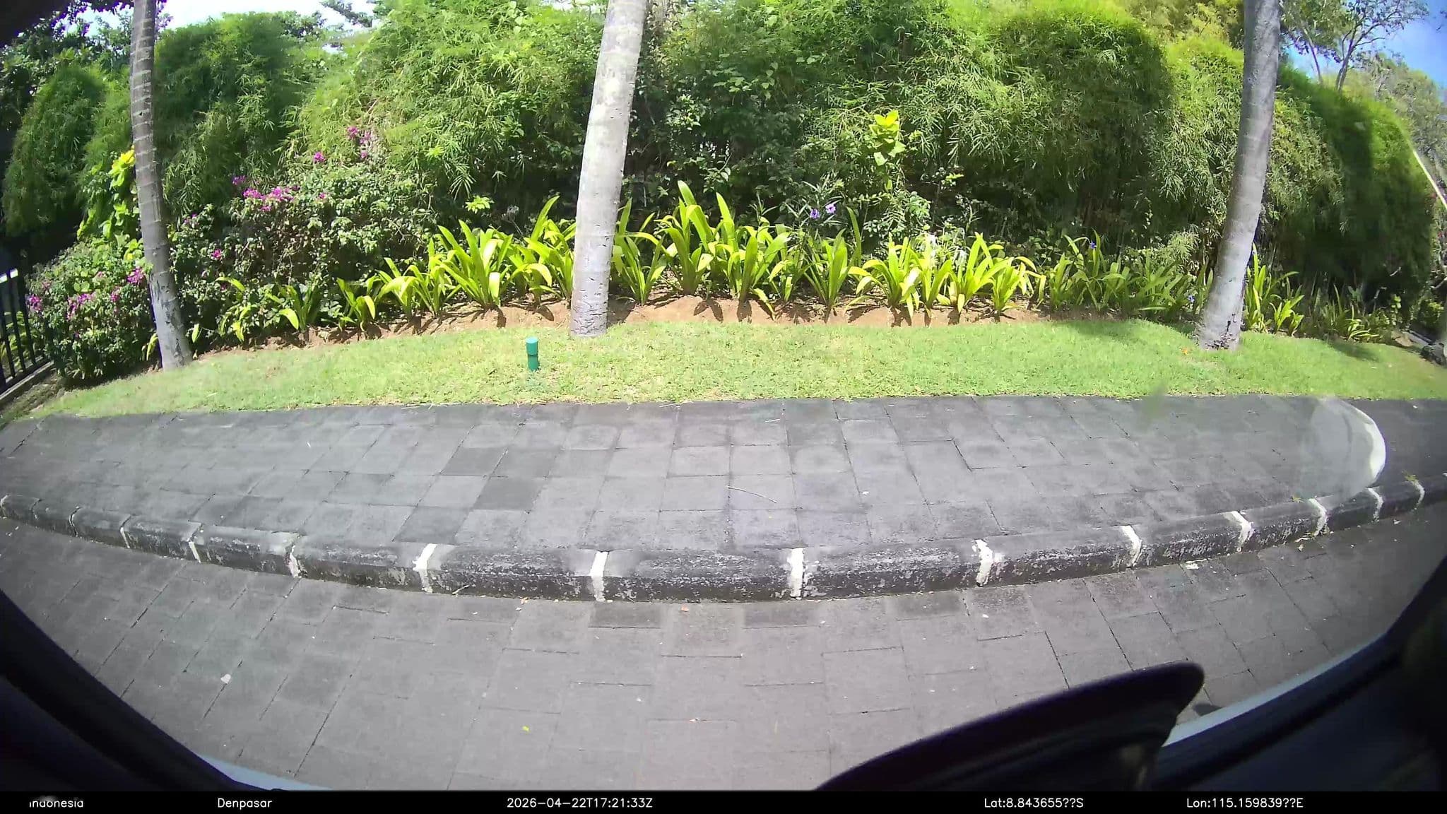 Street view near Banyan Tree Ungasan, Jimbaran — © Kaart---LEFT (CC BY-SA · Mapillary)