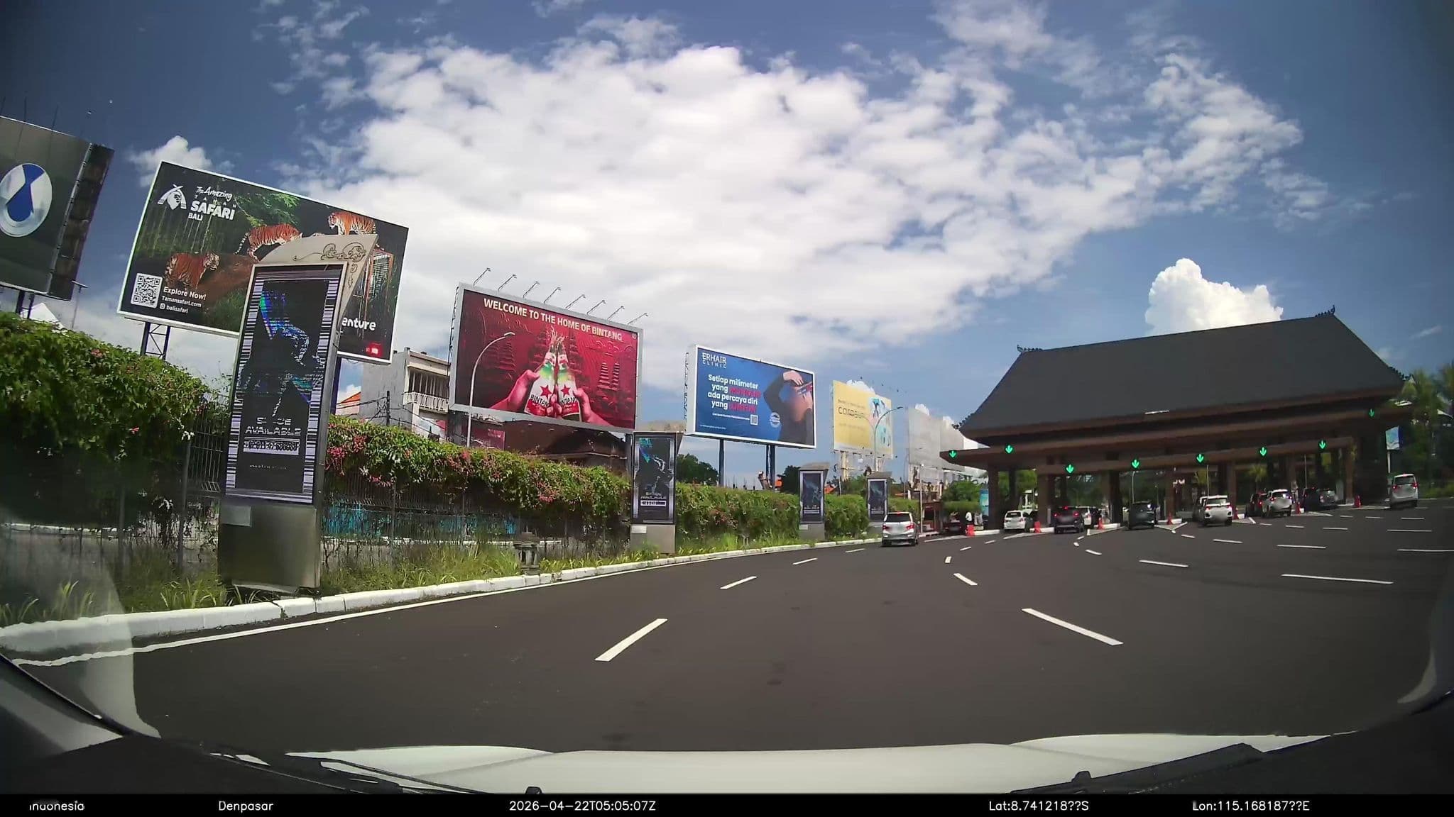 Street view near Airy Bandara Ngurah Rai 1 Kuta Bali, Kuta — © Kaart---FRONT (CC BY-SA · Mapillary)
