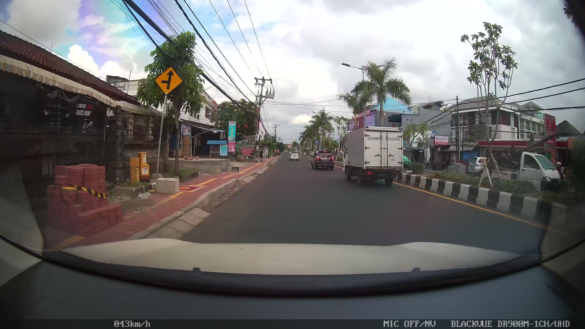 Street view near Lombok Plaza Hotel, Benoa — © kaart_2 (CC BY-SA · Mapillary)