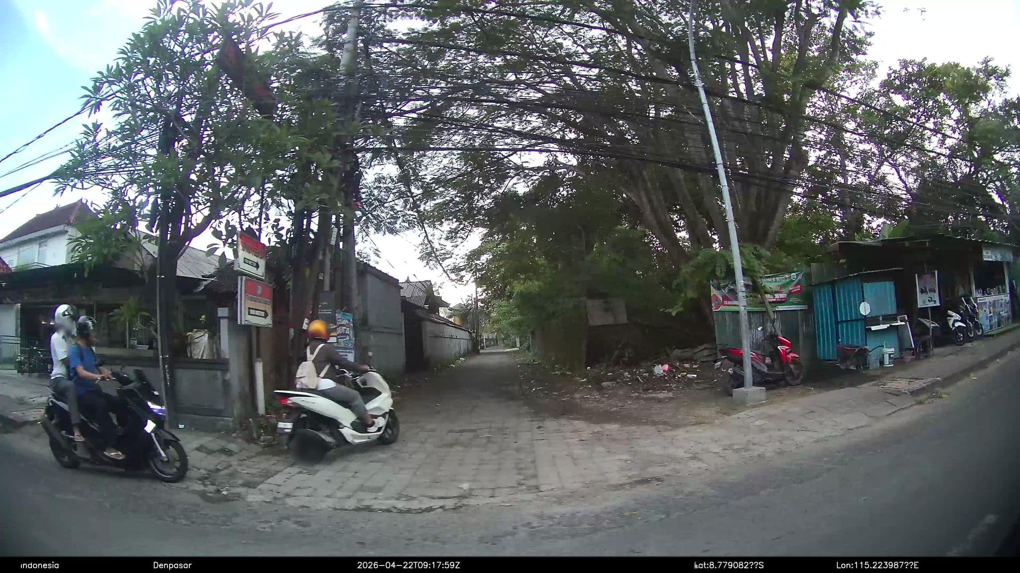 Street view near Hotel Amarta Yogyakarta, Nusa Dua — © Kaart---RIGHT (CC BY-SA · Mapillary)