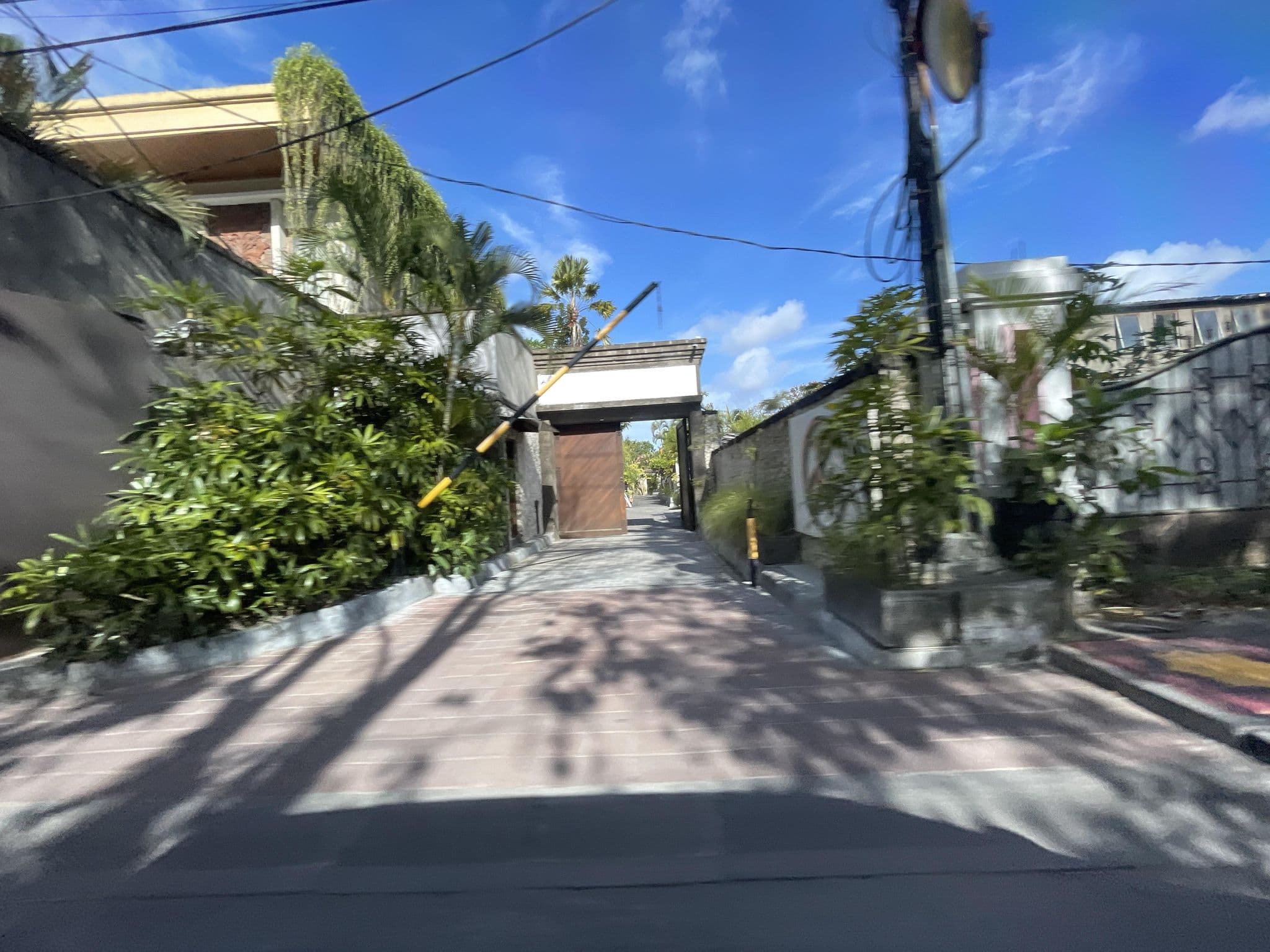 Street view near Jamahal, Jimbaran — © filipb (CC BY-SA · Mapillary)