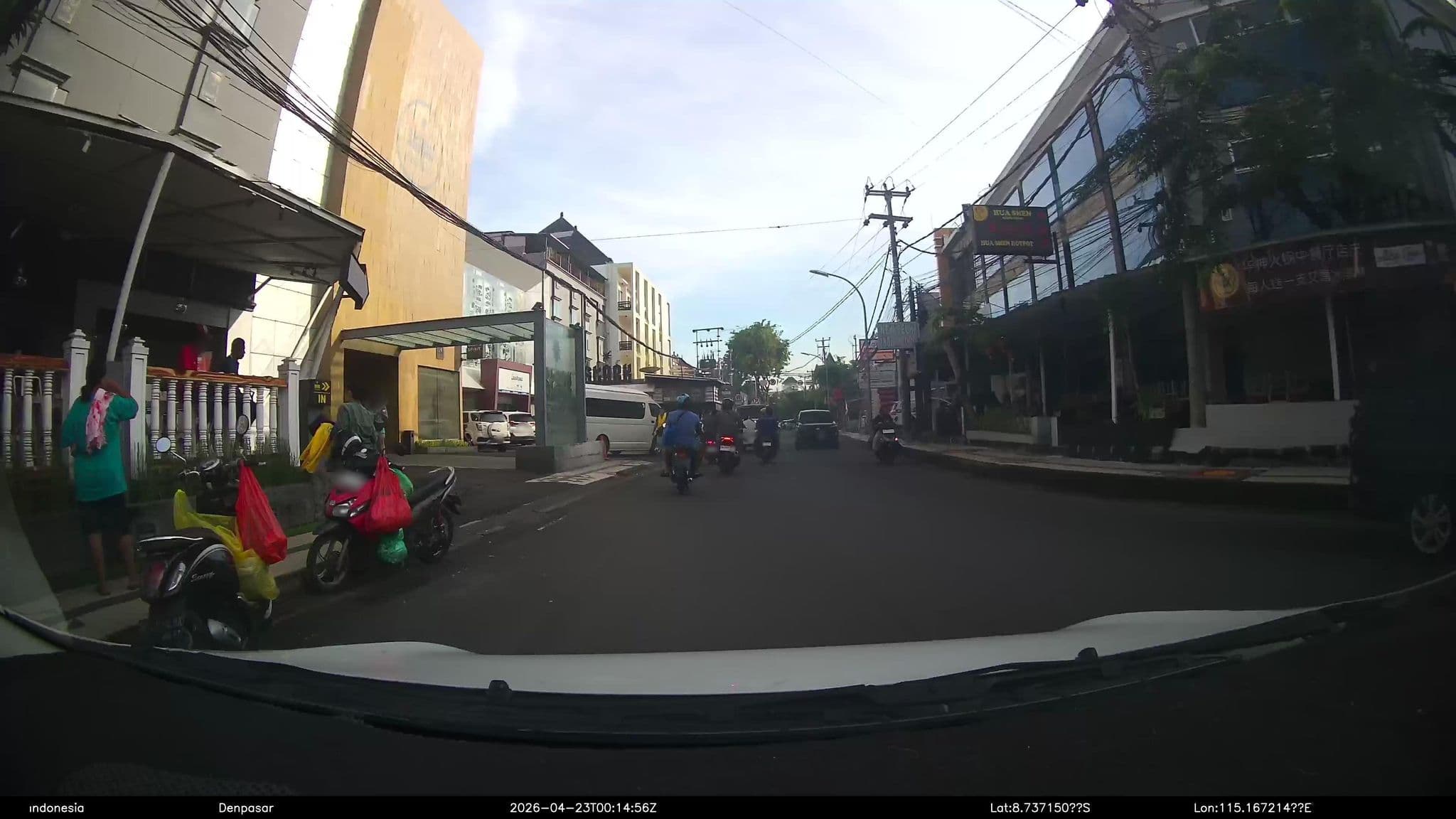 Street view near Budhi Hotel, Kuta — © Kaart---FRONT (CC BY-SA · Mapillary)
