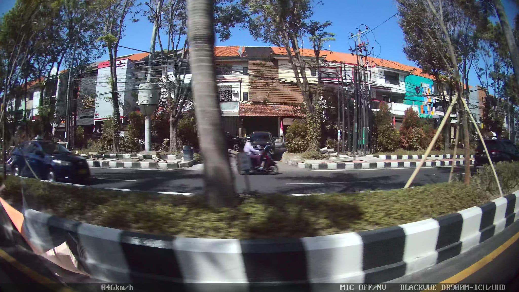 Street view near UNO-BALI, Kuta — © kaart_1 (CC BY-SA · Mapillary)