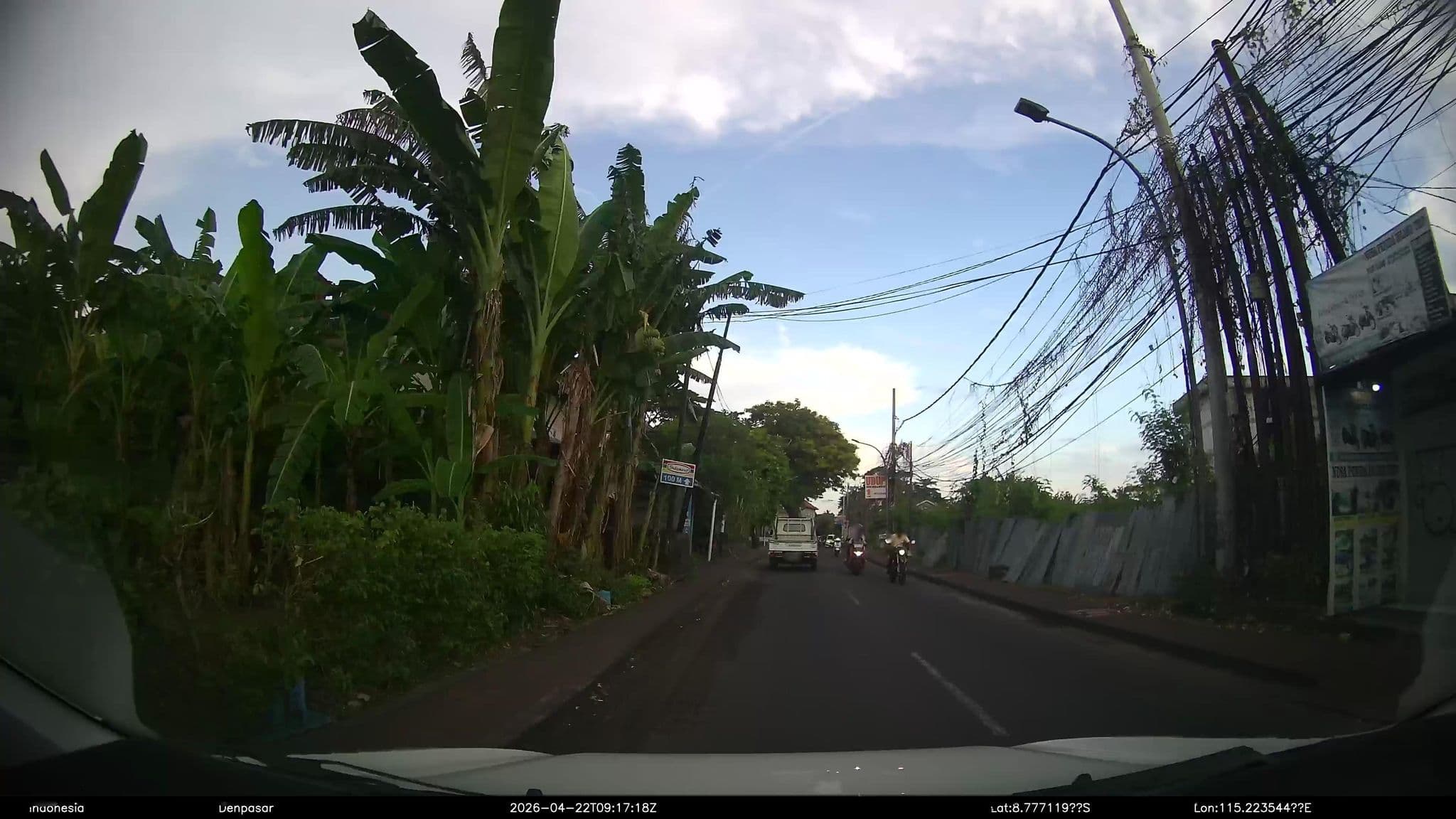 Street view near Ombak Putih Bungalows, Benoa — © Kaart---360 (CC BY-SA · Mapillary)