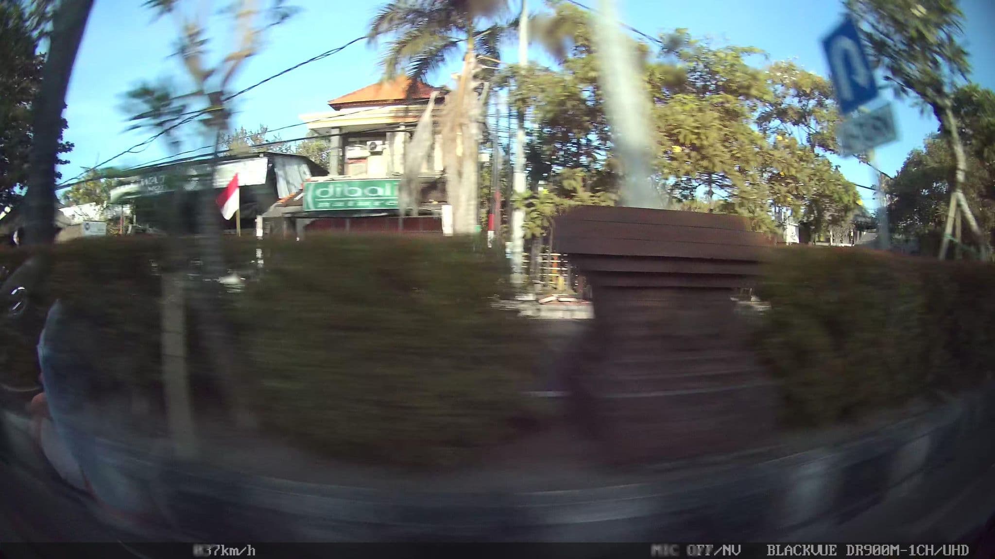 Street view near Coco De Heaven Guest House, Kuta — © kaart_2 (CC BY-SA · Mapillary)