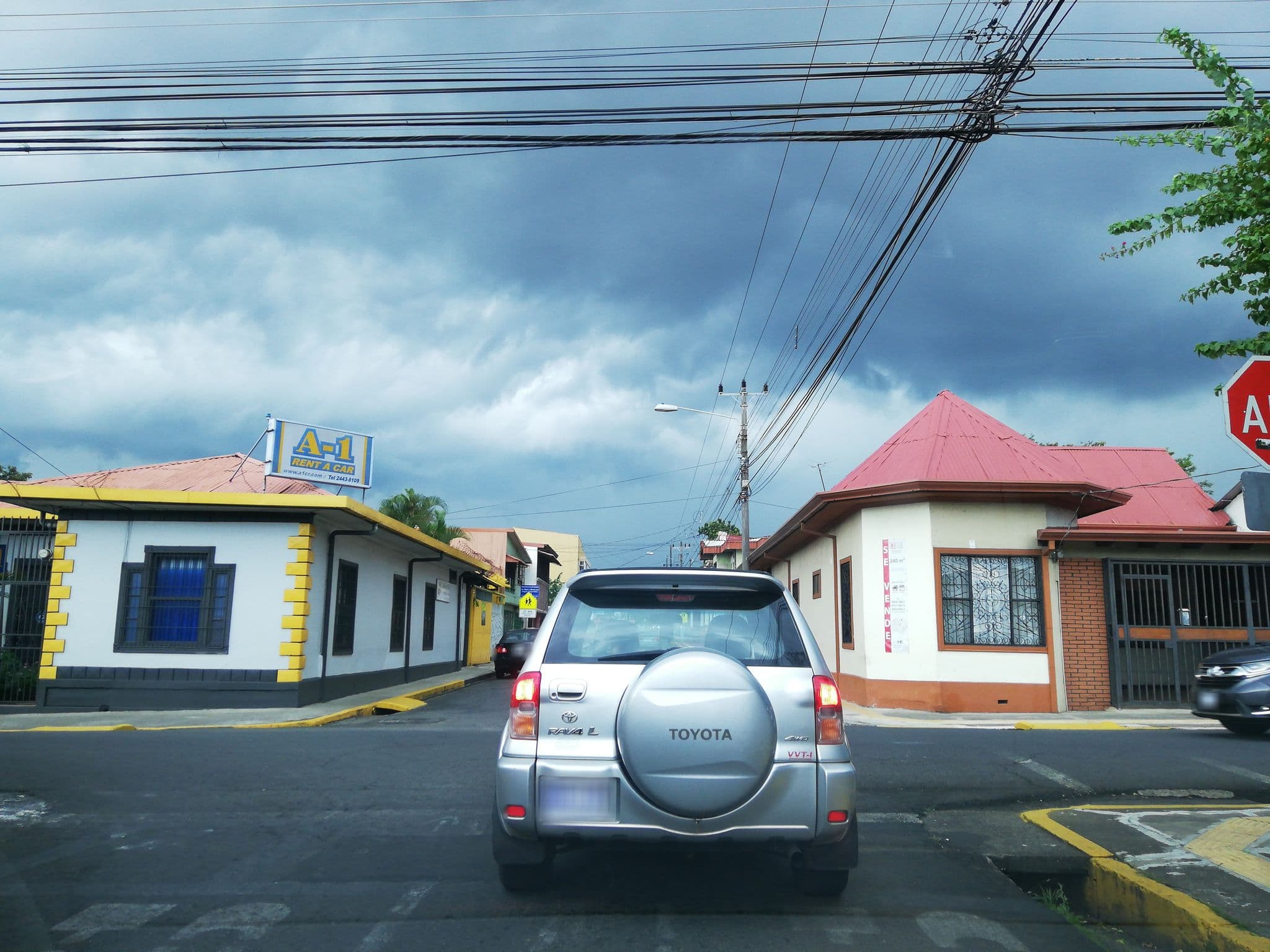 Street view near Hotel Green Day Inn, Alajuela — © elotrojames (CC BY-SA · Mapillary)