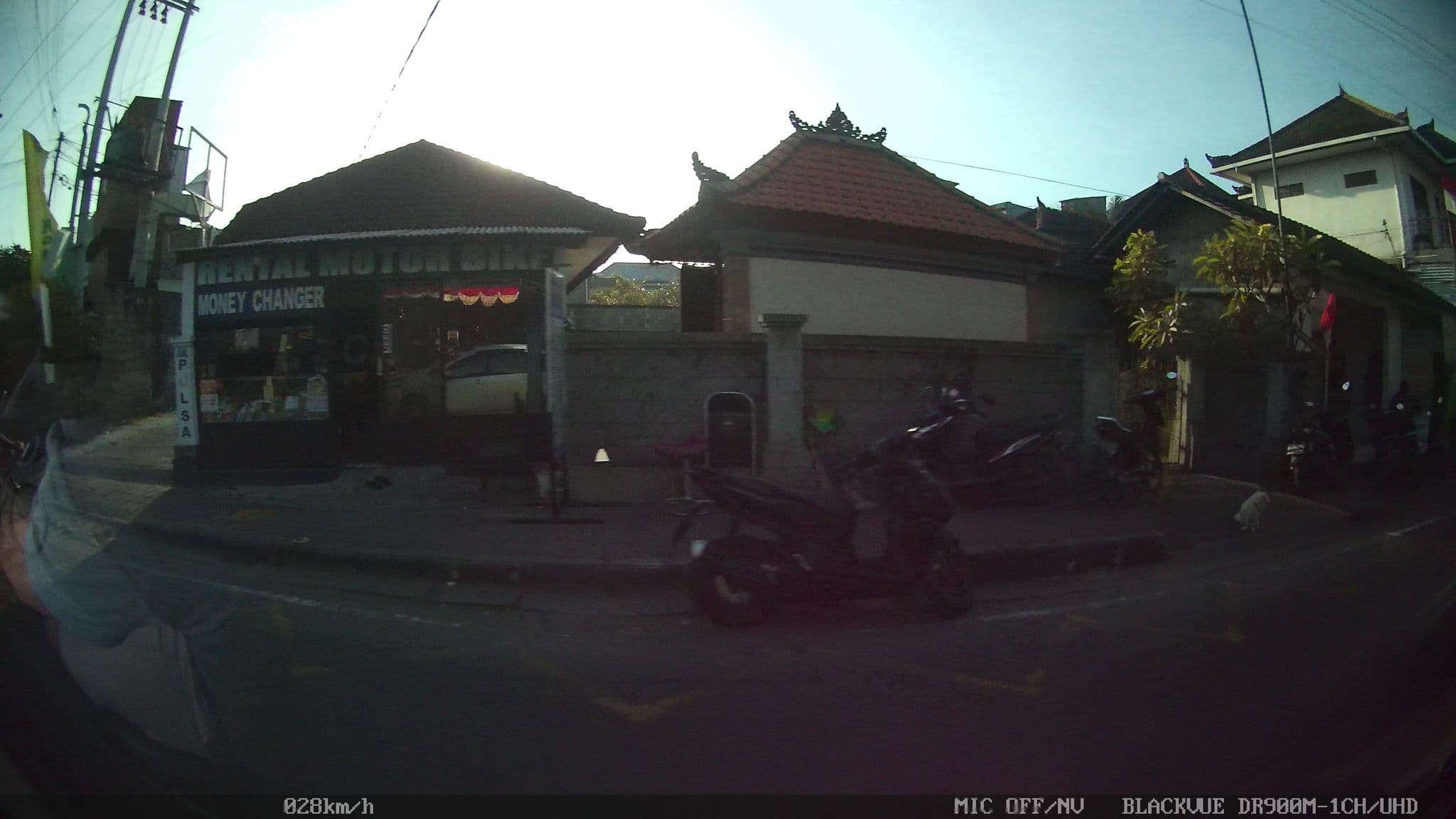 Street view near Airy Jimbaran Uluwatu Gang Lestari 1 Bali, Jimbaran — © kaart_2 (CC BY-SA · Mapillary)