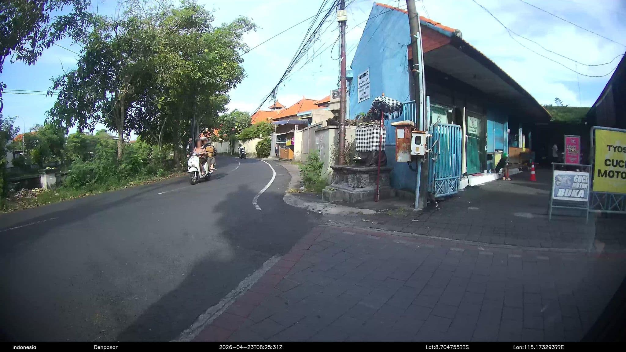 Street view near Bintang Kuta, Legian — © Kaart---LEFT (CC BY-SA · Mapillary)