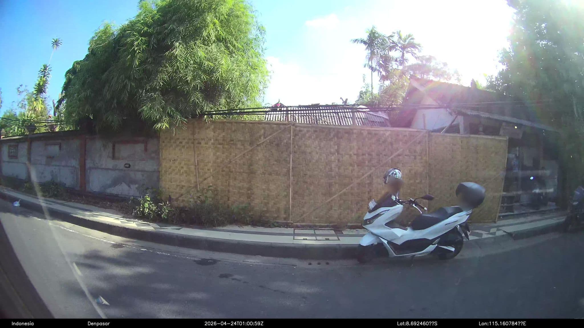 Street view near Puri Cendana swimming pool, Legian — © Kaart---RIGHT (CC BY-SA · Mapillary)
