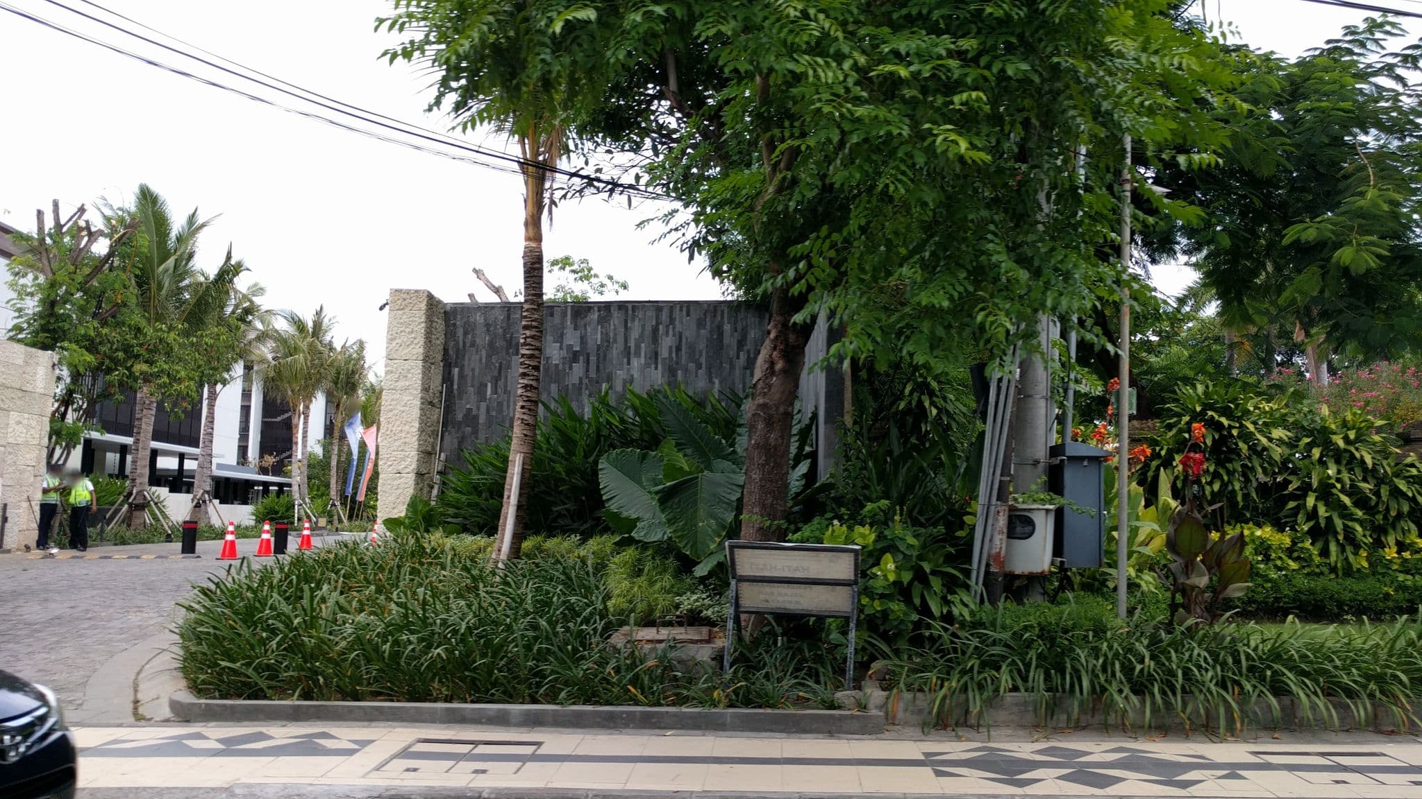 Street view near Febris Hotel And Spa Bali, Kuta — © tfachrina (CC BY-SA · Mapillary)