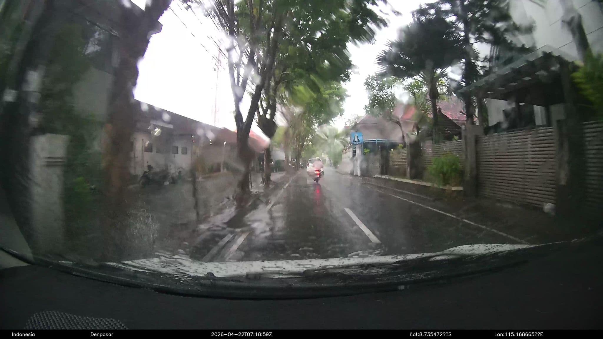 Street view near Bakung Beach Hotel, Kuta — © Kaart---FRONT (CC BY-SA · Mapillary)
