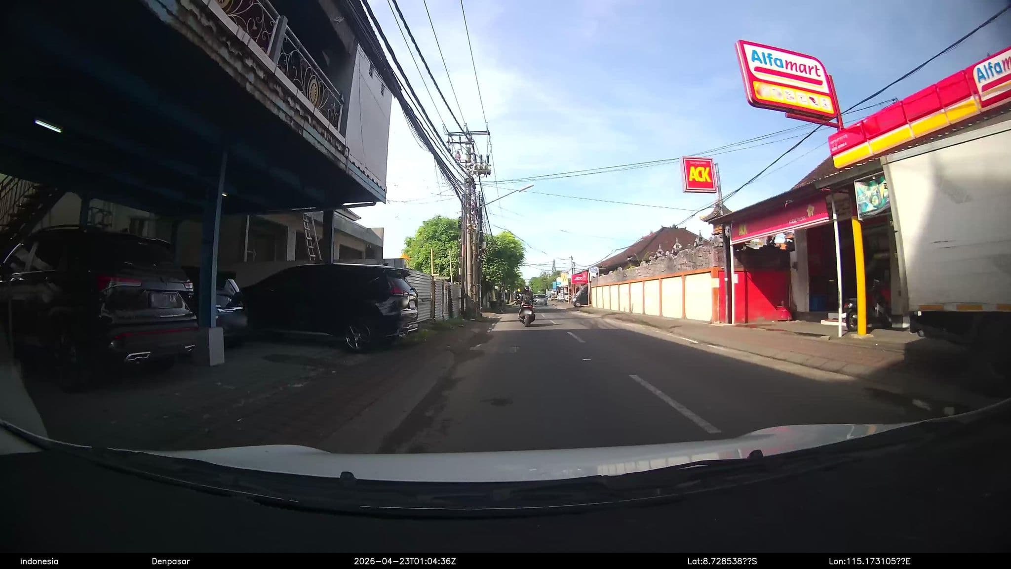 Street view near Airy Kuta Kubu Anyar Satu Bali, Kuta — © Kaart---FRONT (CC BY-SA · Mapillary)