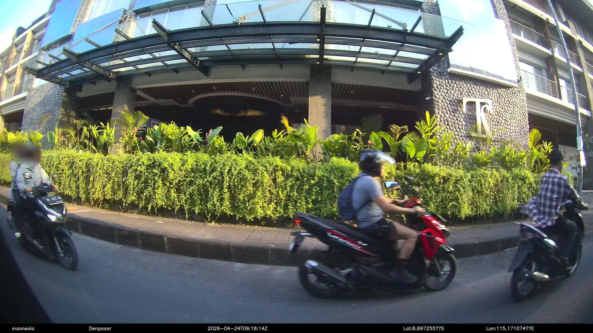 Street view near Swimming Pool TS Suites Leisure, Legian — © Kaart---RIGHT (CC BY-SA · Mapillary)
